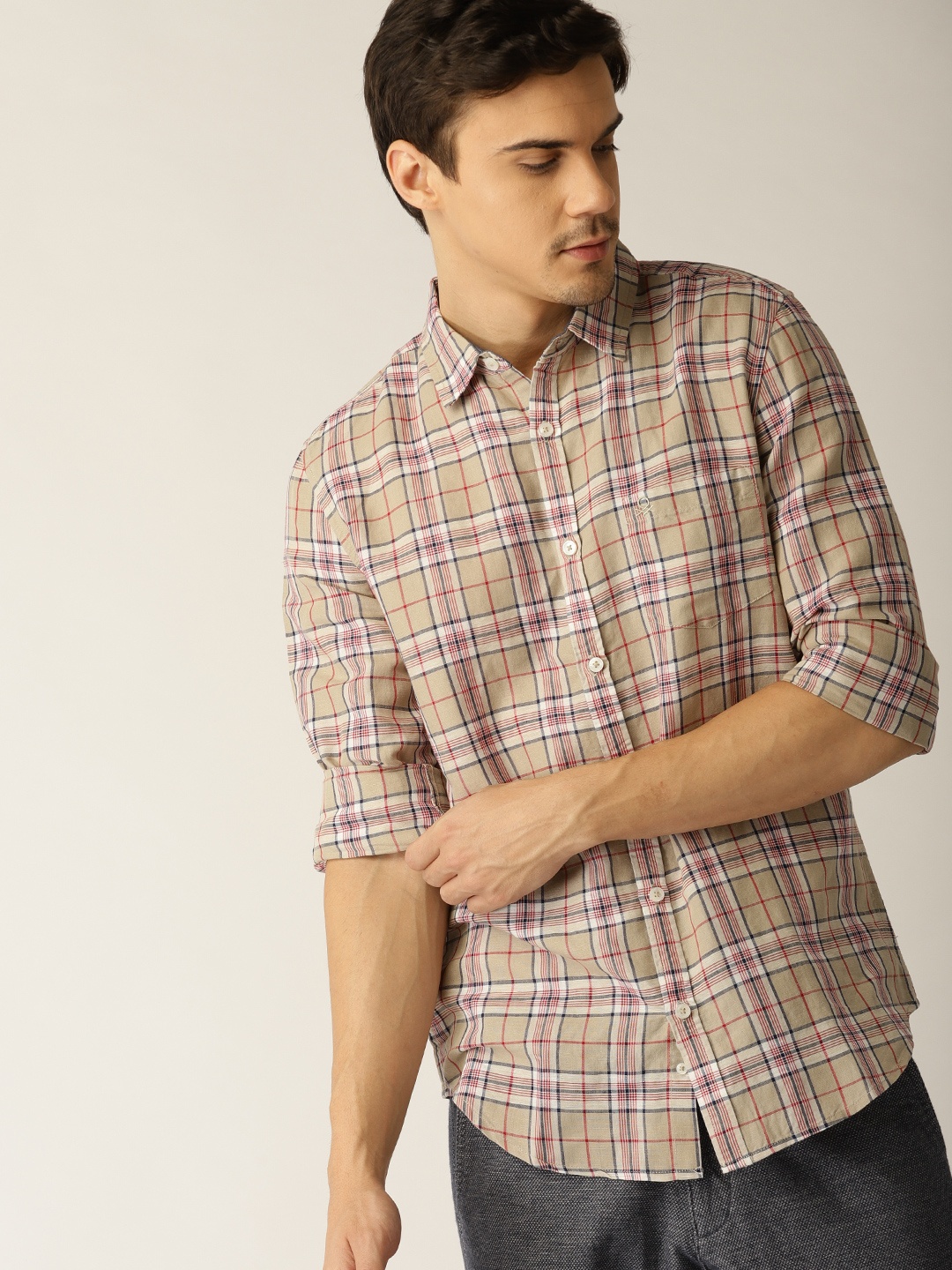 

United Colors of Benetton Men Beige & Red Slim Fit Checked Casual Shirt