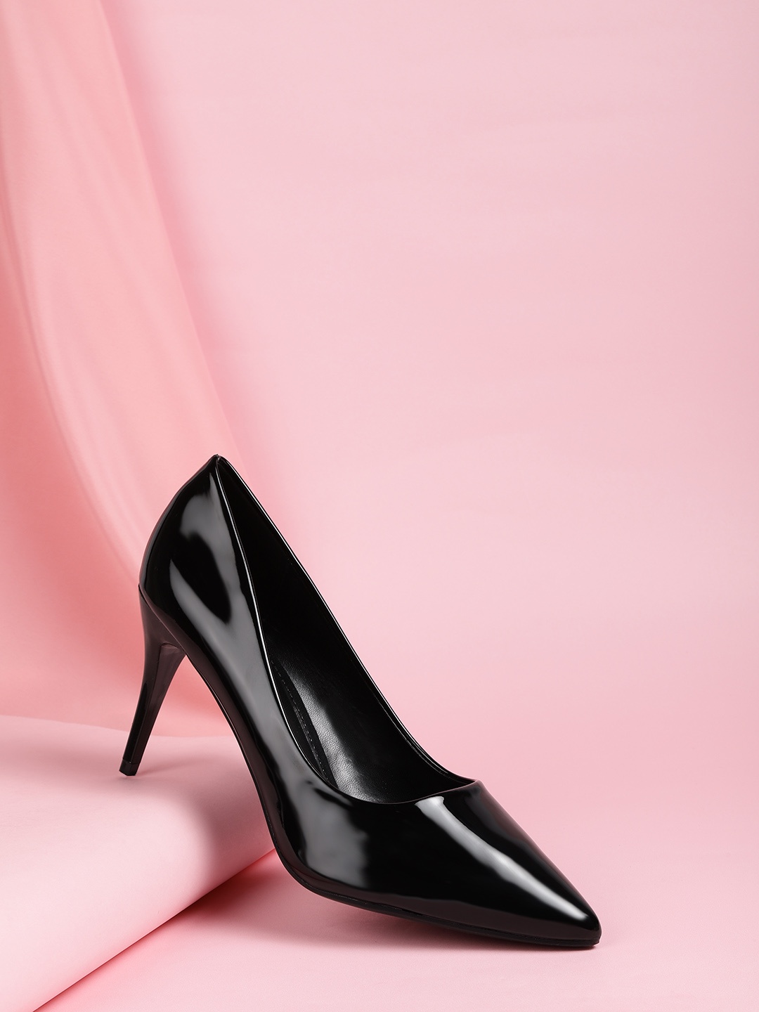 

DressBerry Women Black Solid Pumps