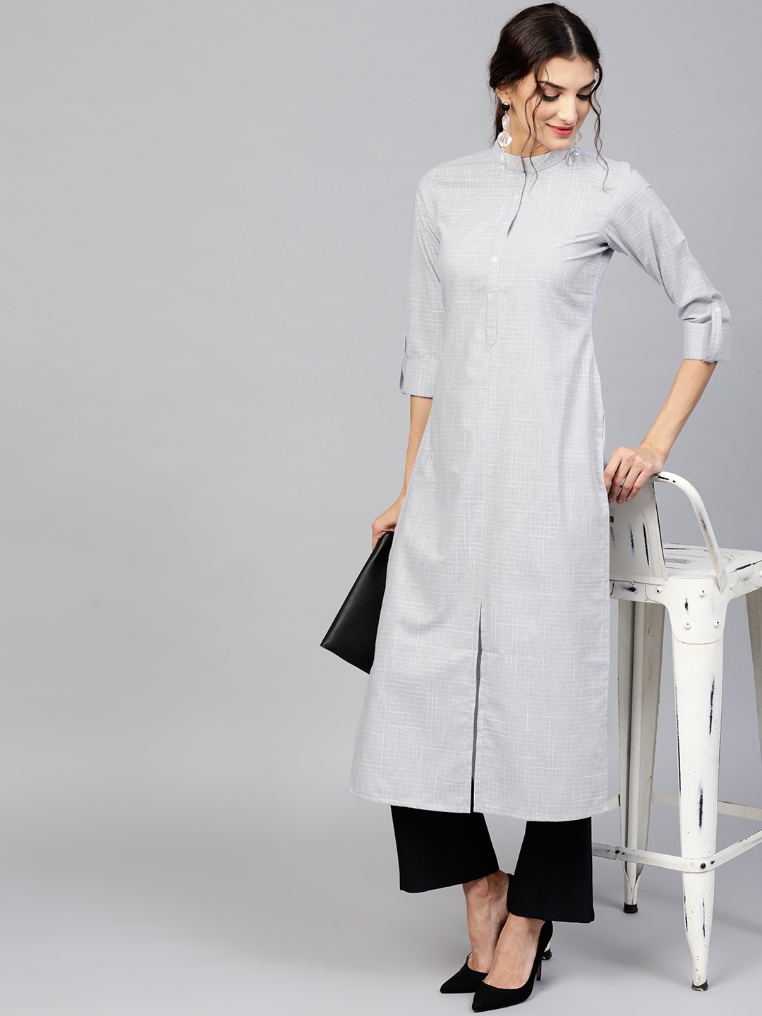 

Libas Women Grey Solid Straight Kurta