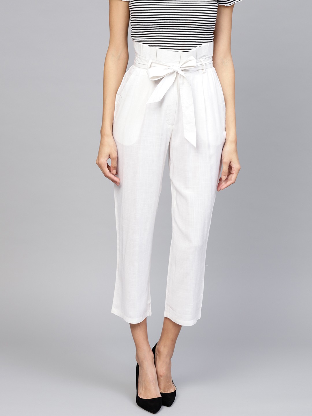 

Libas Women White Straight Fit Solid Cropped Trousers