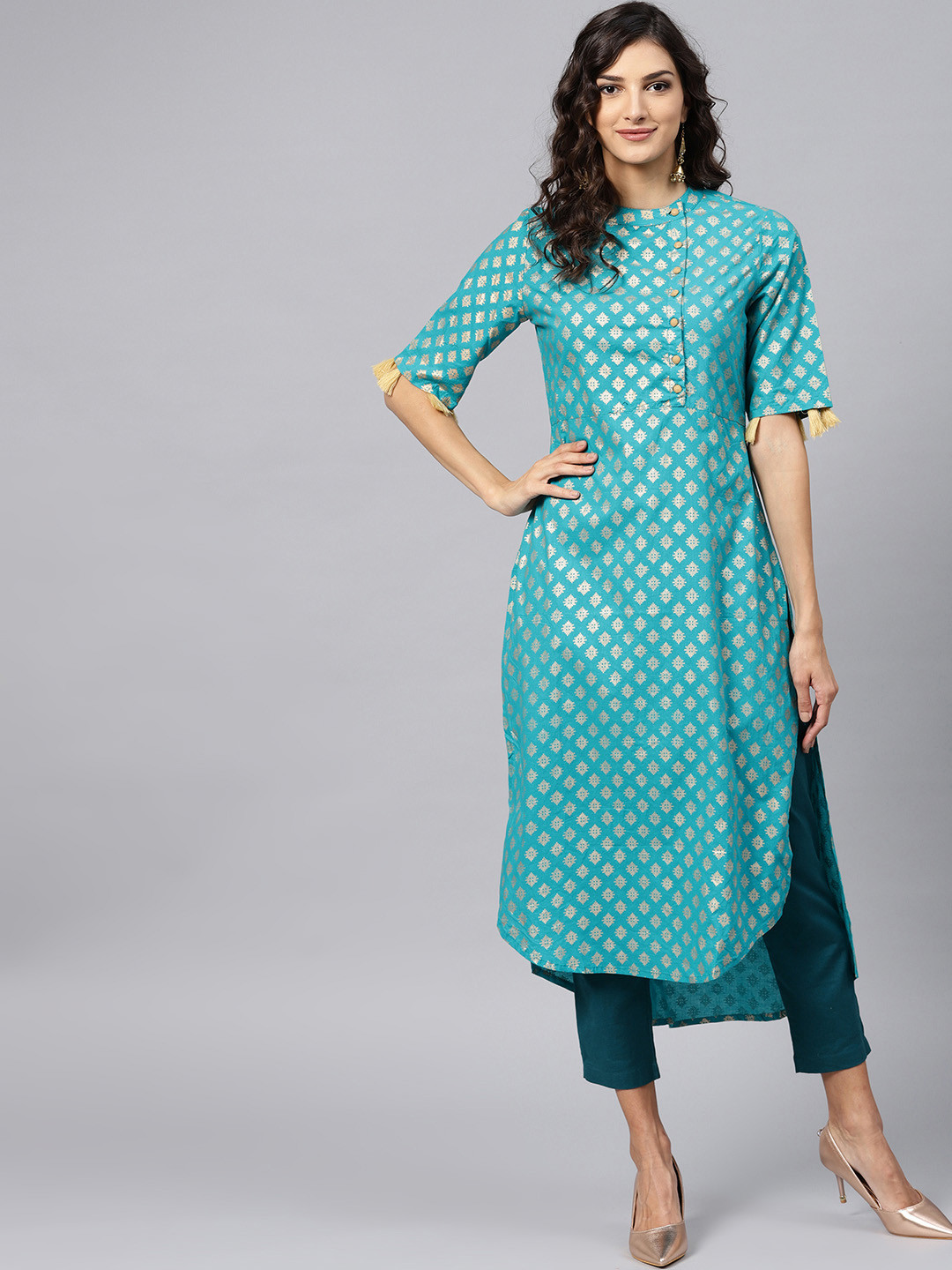 

Nayo Women Blue & Golden Printed Straight Kurta