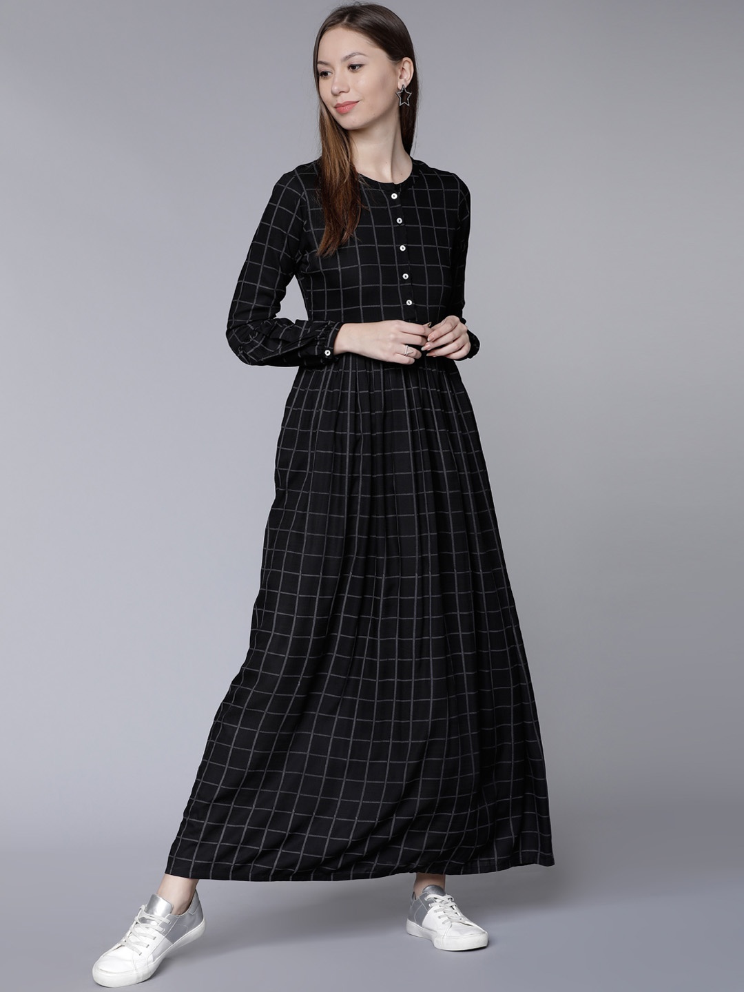 

Vishudh Women Black Checked Maxi Dress