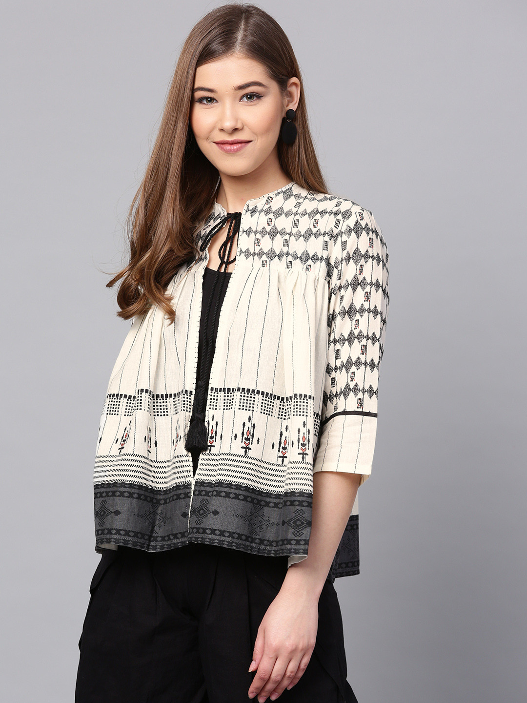 

W Off-White & Black Printed Tie-Up Shrug