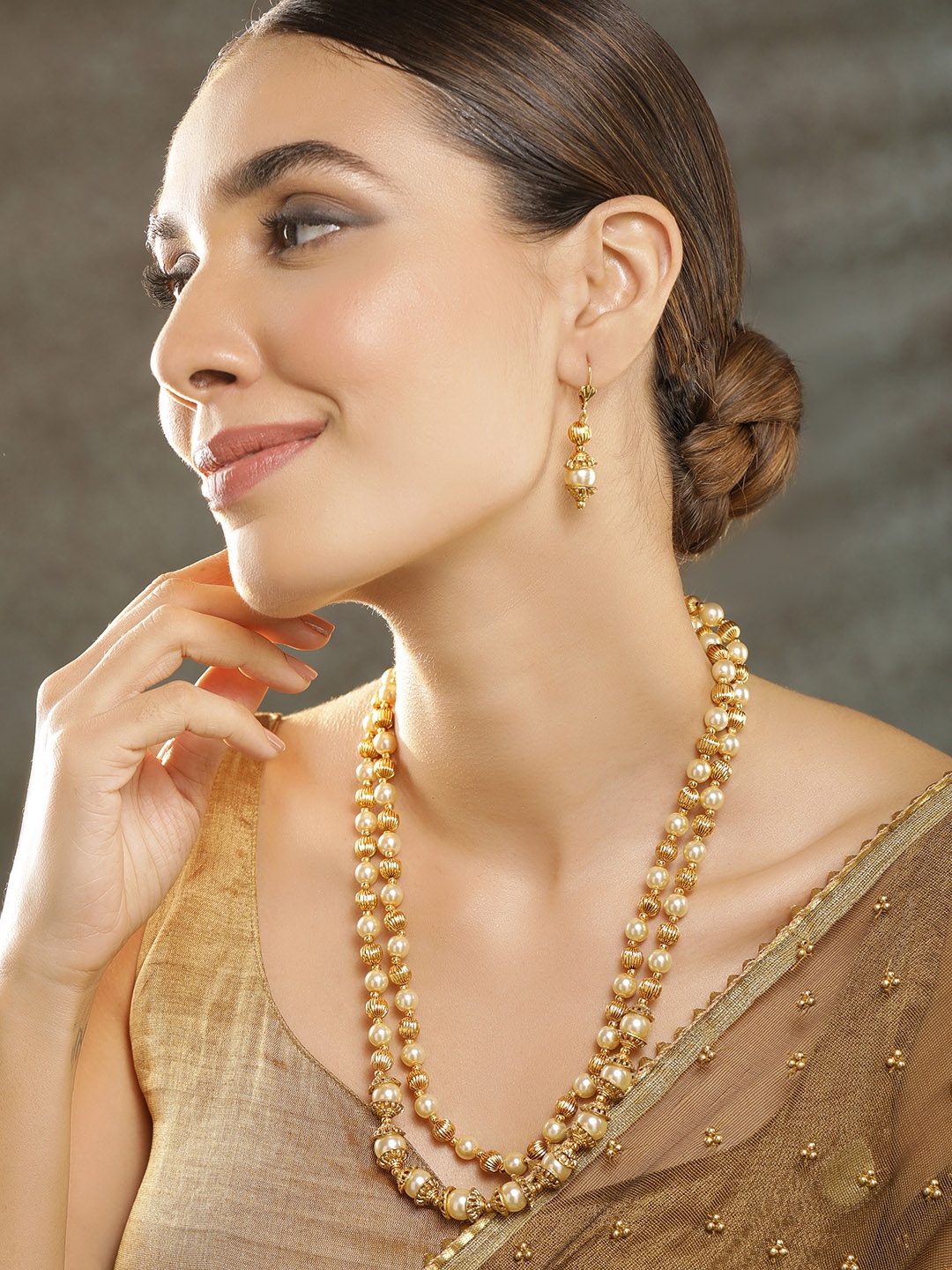 

Rubans Gold-Plated White Handcrafted Jewellery Set