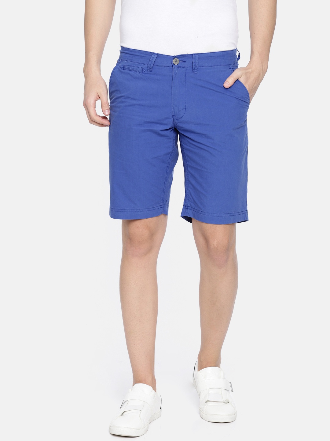 

Oxemberg Men Blue Solid Slim Fit Chino Shorts