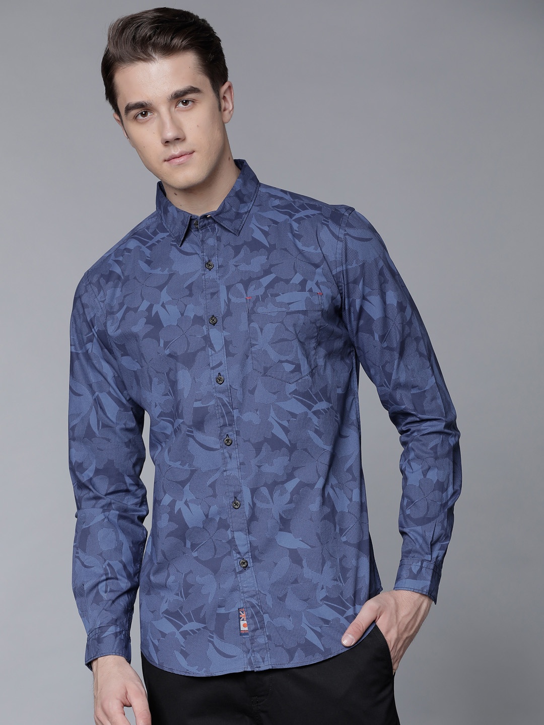 

LOCOMOTIVE Men Blue Slim Fit Printed Casual Shirt