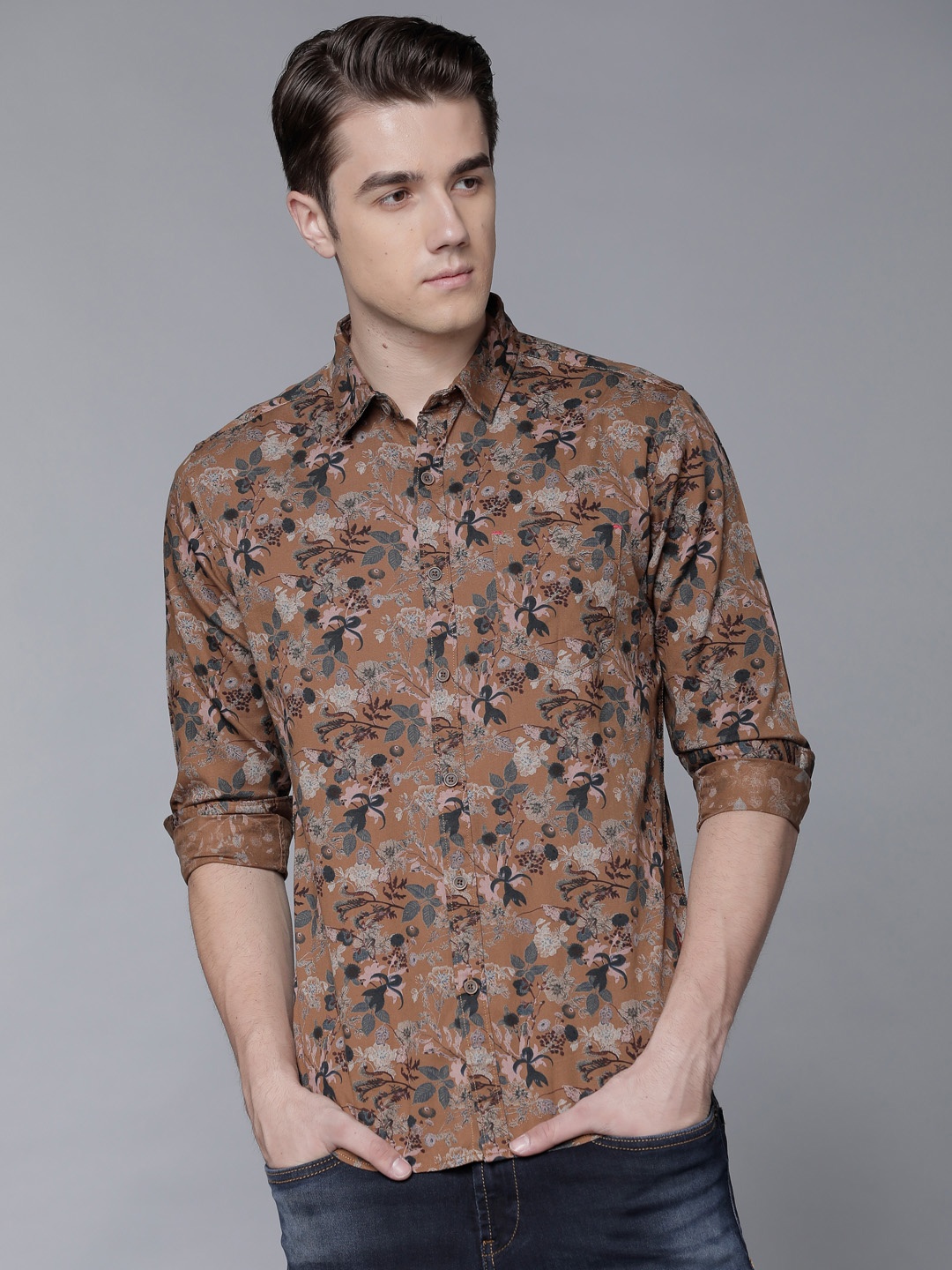

LOCOMOTIVE Men Khaki & Olive Green Slim Fit Floral Print Casual Shirt