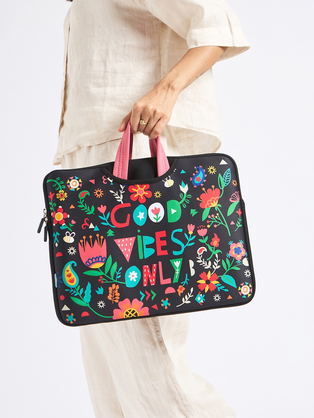 

Chumbak Unisex Black Printed Laptop Sleeve