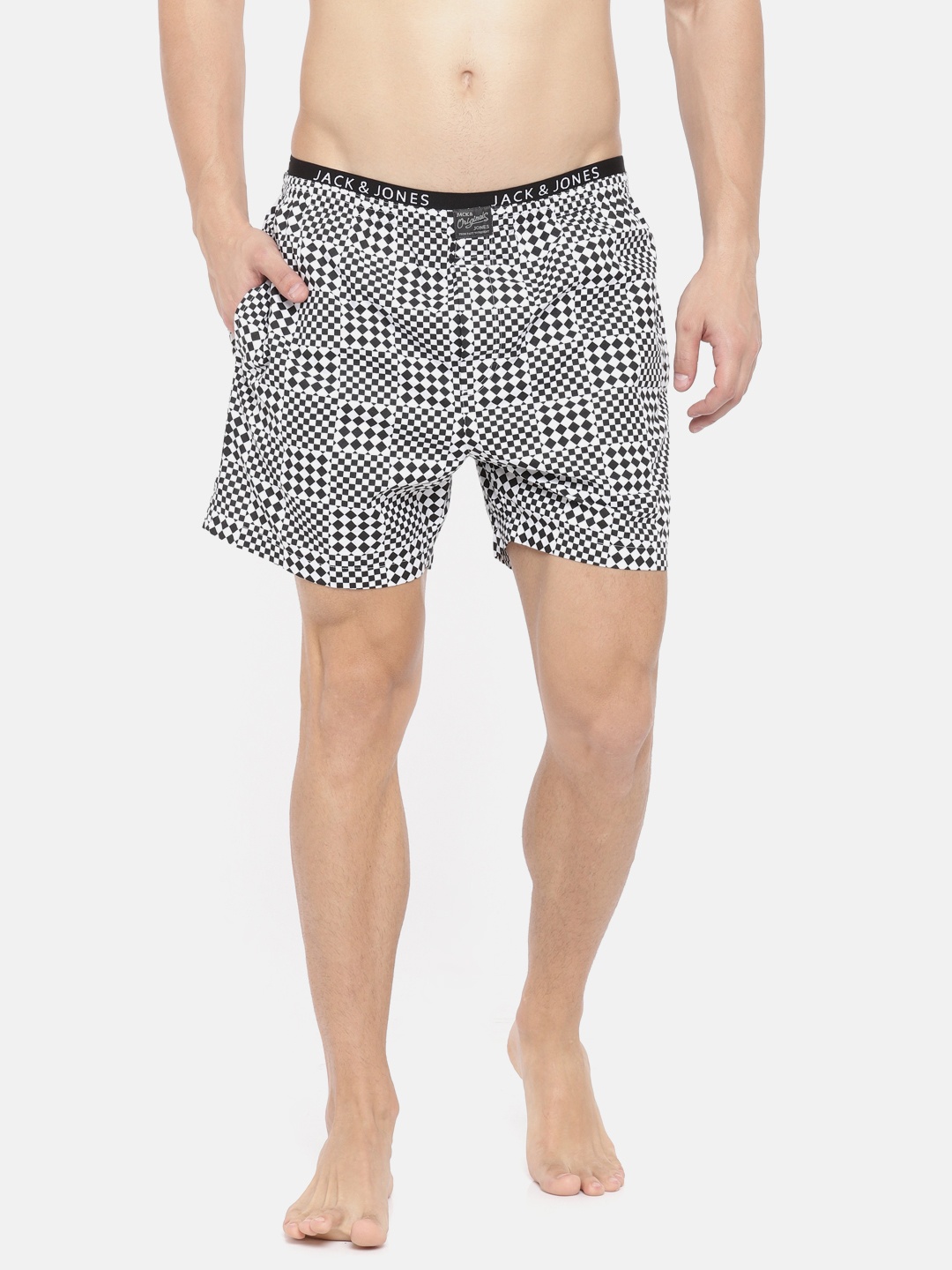 

Jack & Jones Men Black & White Checked Pure Cotton Boxers 2026949004