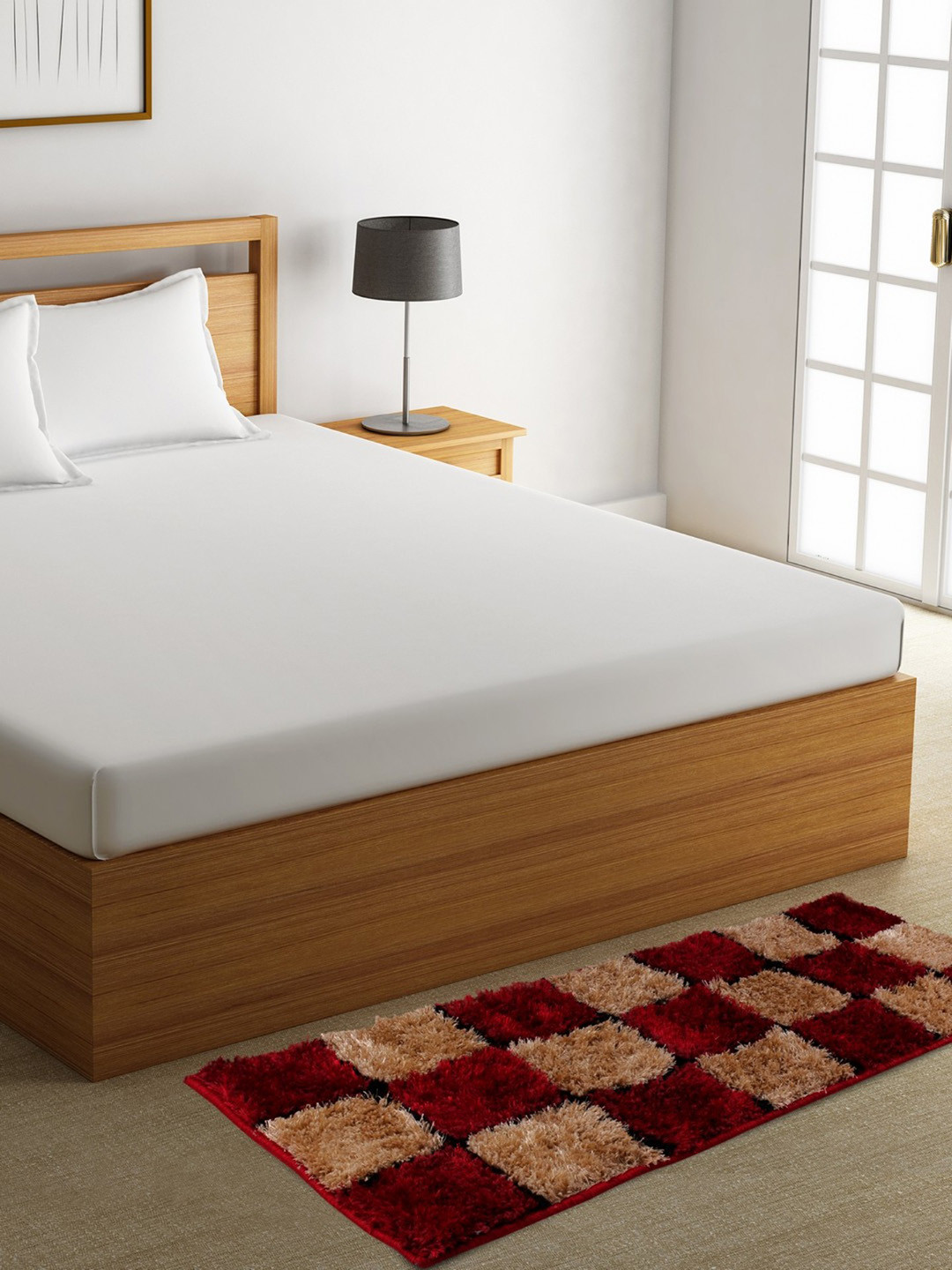 

ROMEE Red & Gold-Toned Checked Bed Runner