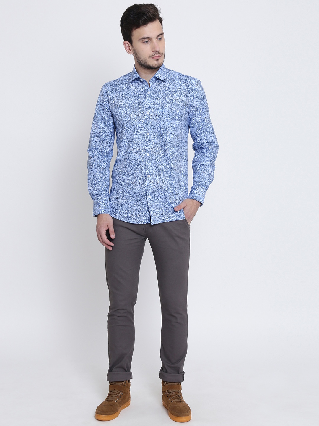 

Crimsoune Club Men Blue Slim Fit Printed Casual Shirt