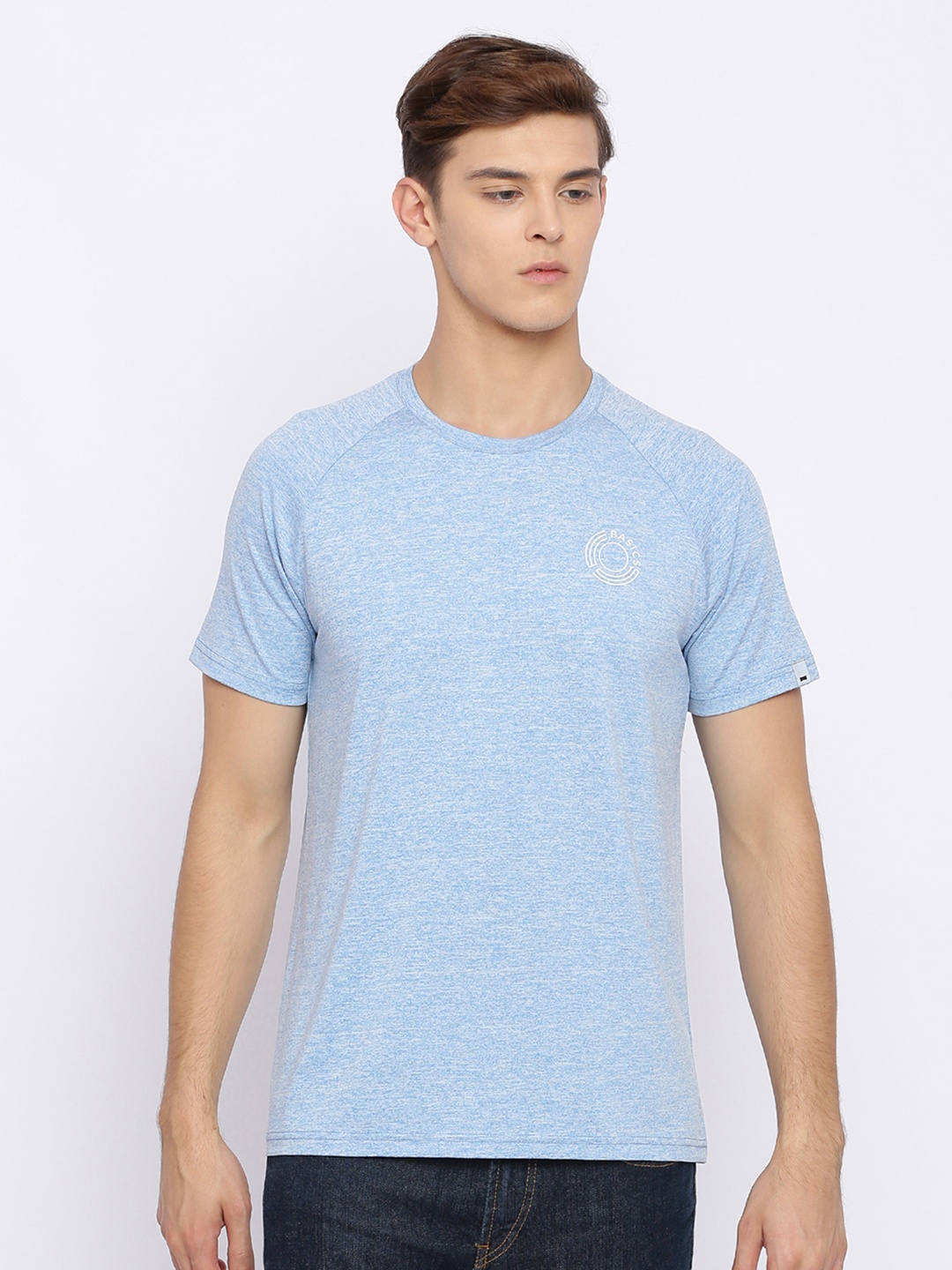 

Basics Men Blue Solid Round Neck T-shirt