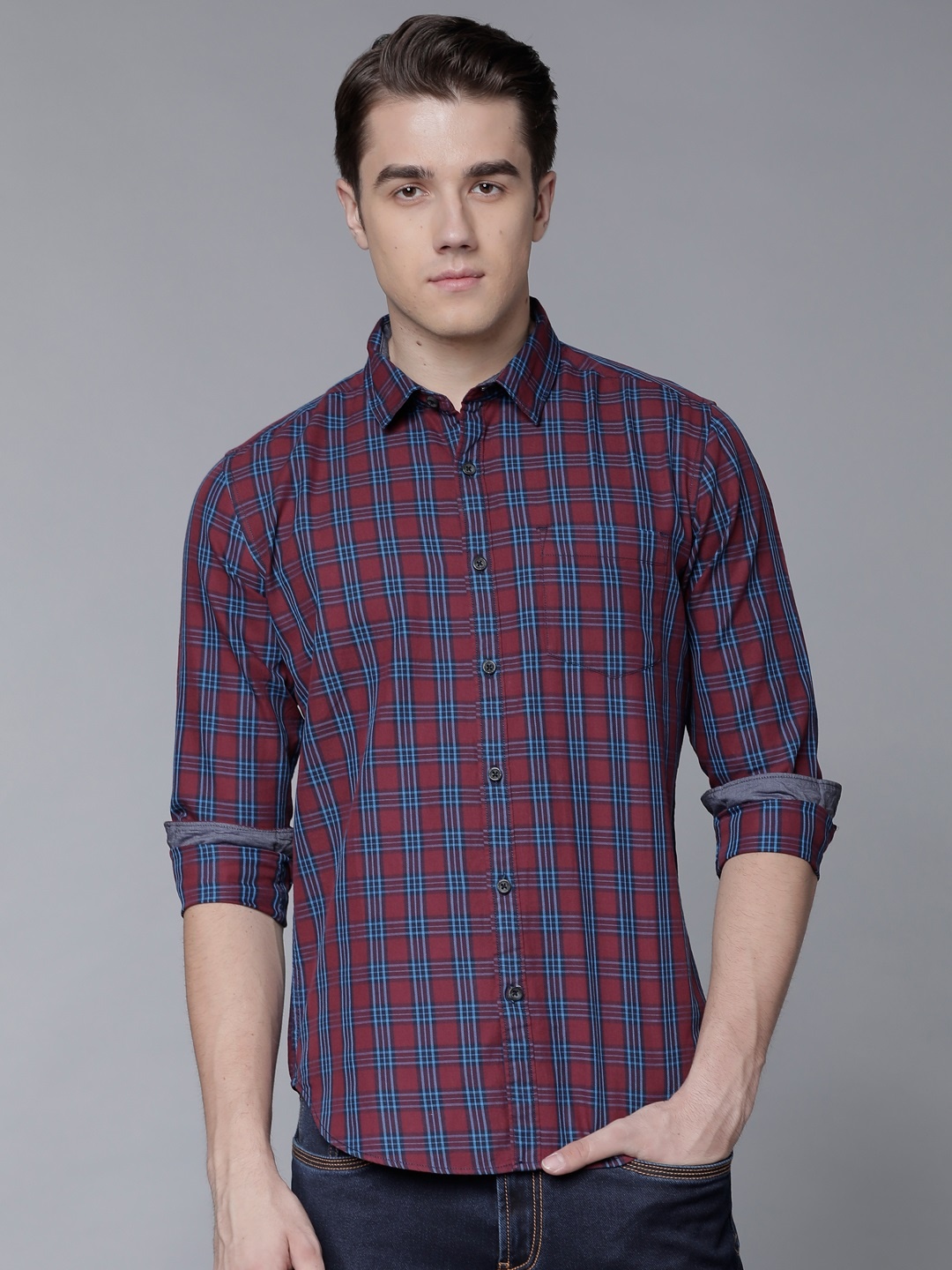 

LOCOMOTIVE Men Blue & Maroon Slim Fit Checked Casual Shirt