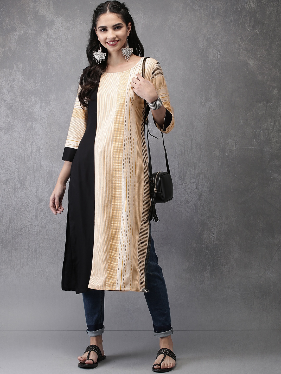

Anouk Women Black & Off-White Colourblocked Straight Kurta