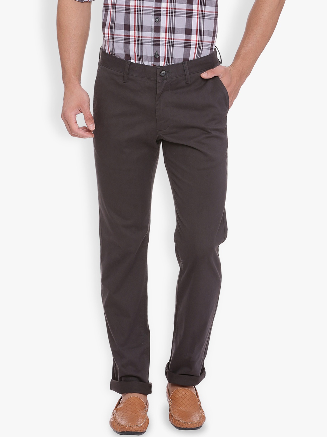 

Basics Men Grey Tapered Fit Solid Chinos