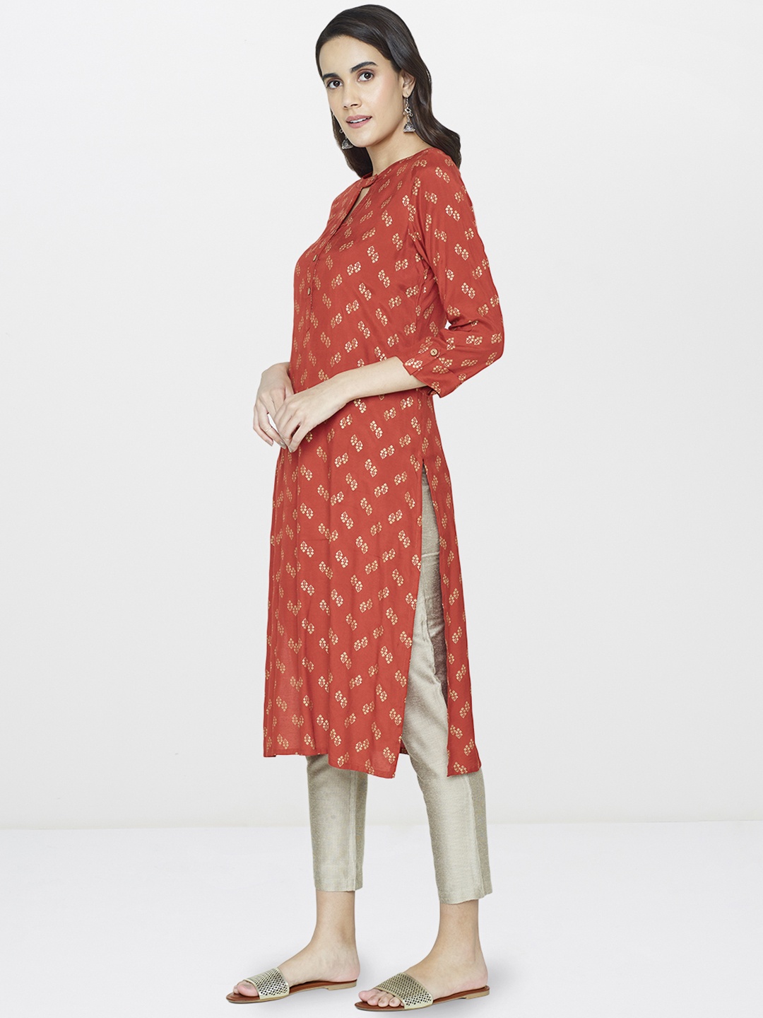 

Global Desi Women Rust Red Foil Print Straight Kurta