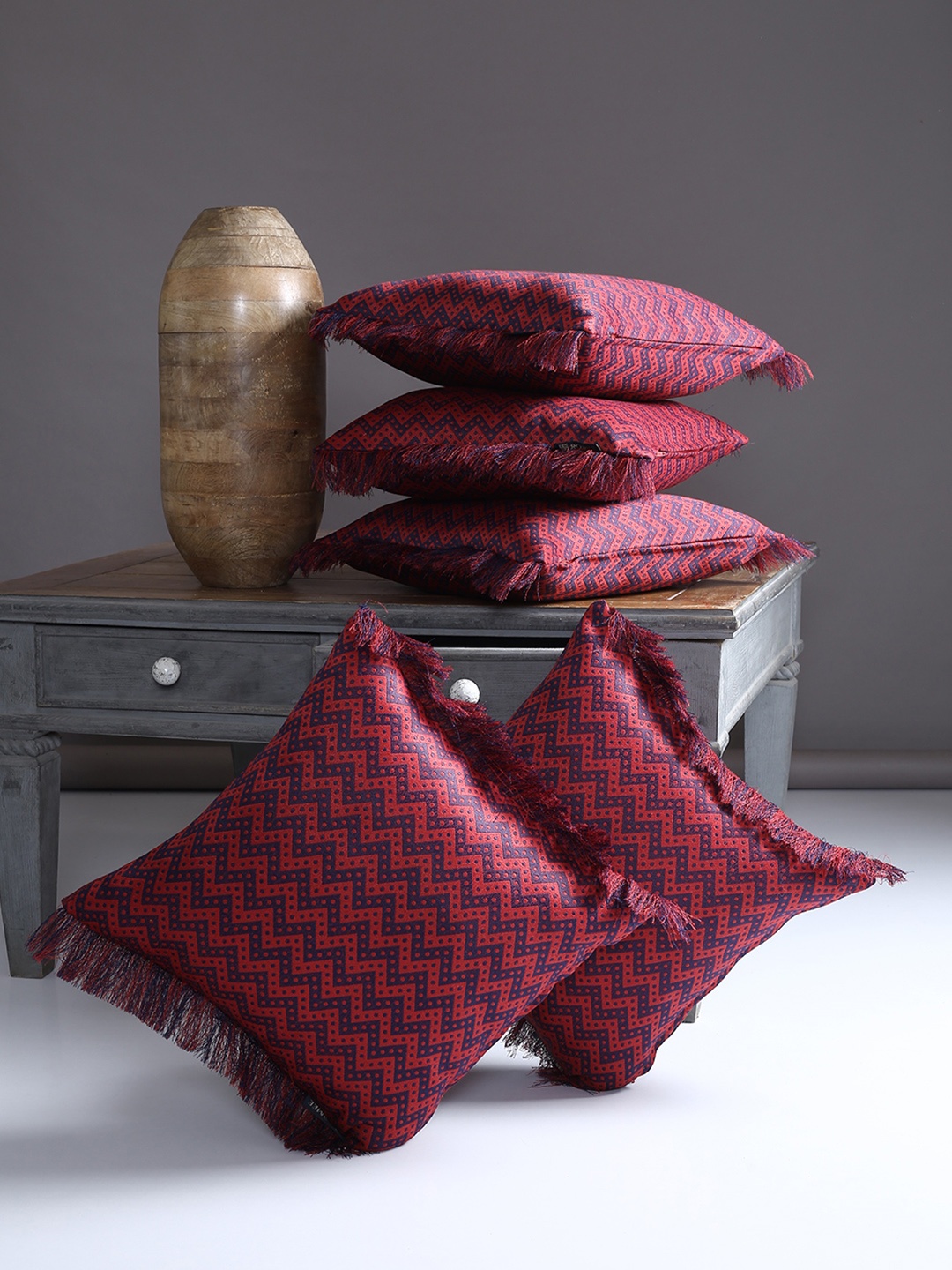 

ROMEE Maroon Set Of 5 Square Cushion Covers