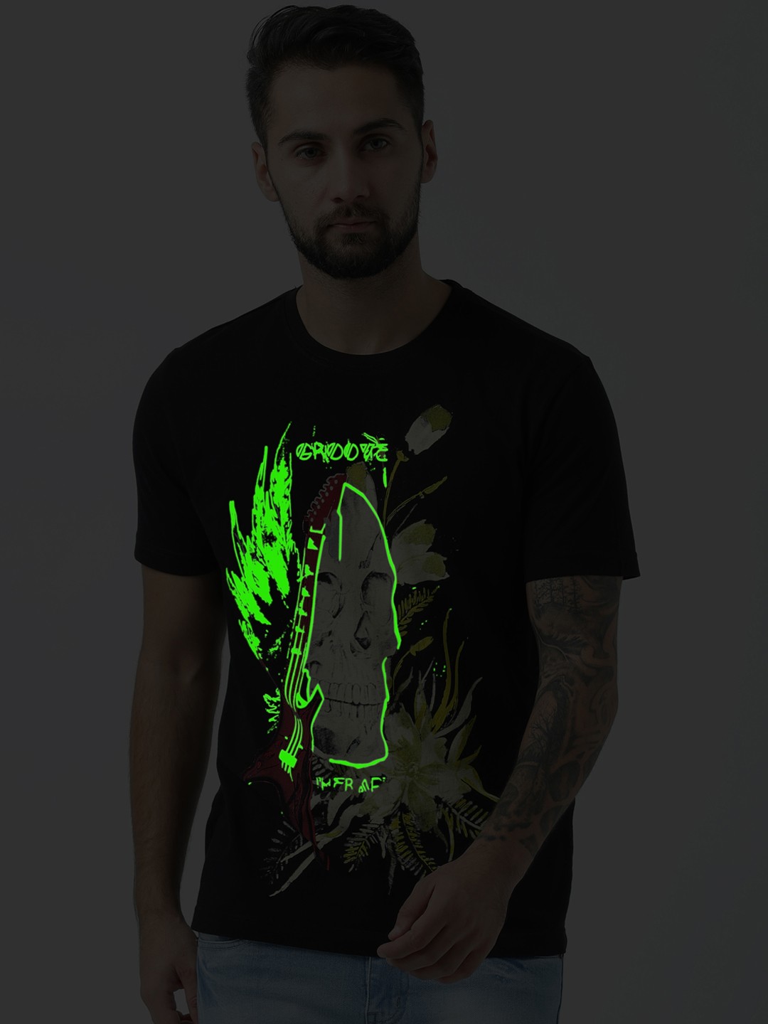 

Huetrap Men Black Printed Round Neck Glow In The Dark T-shirt