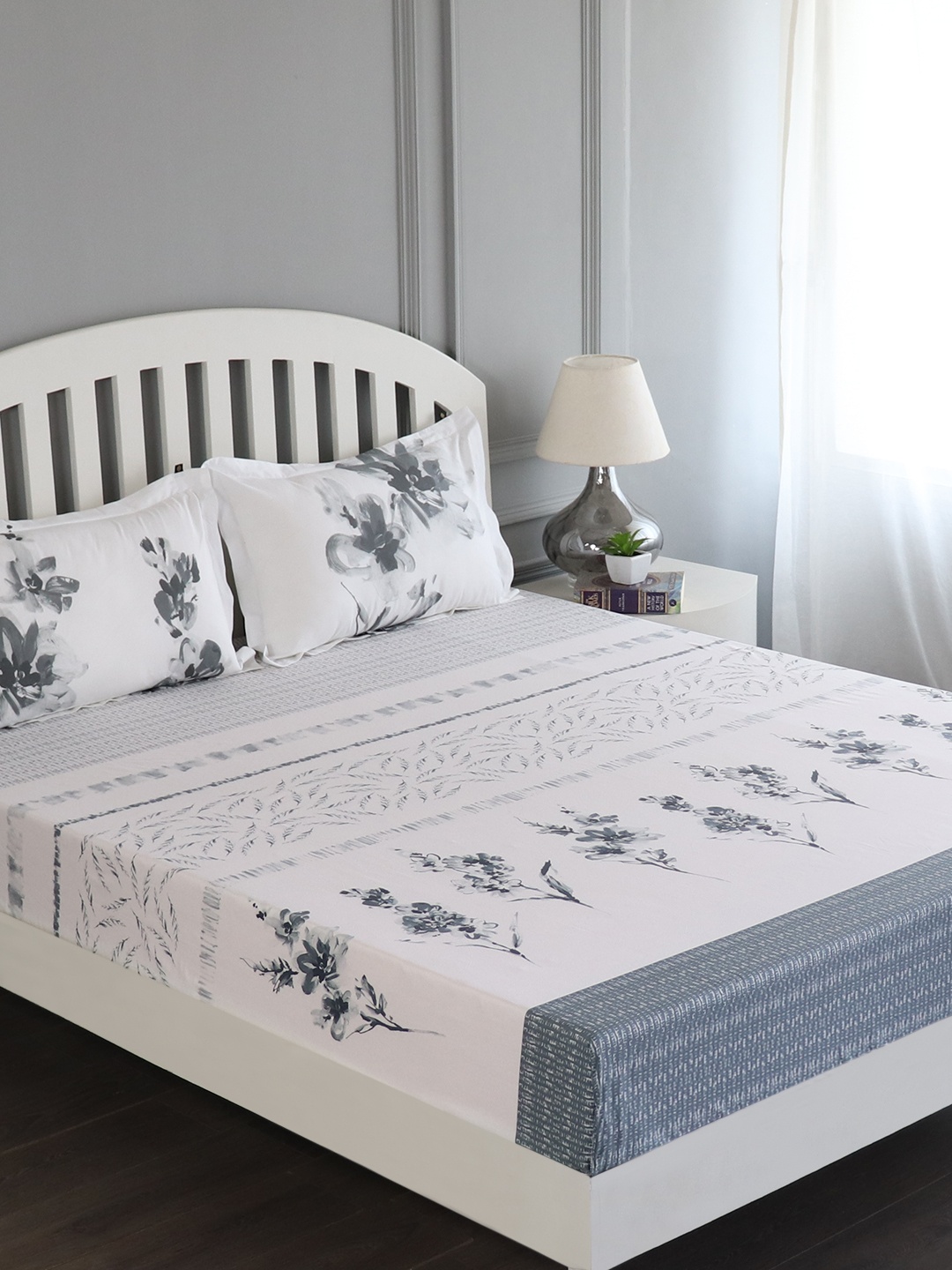 

GM White & Grey Floral Flat 180 TC Cotton Super Queen Bedsheet with 2 Pillow Covers