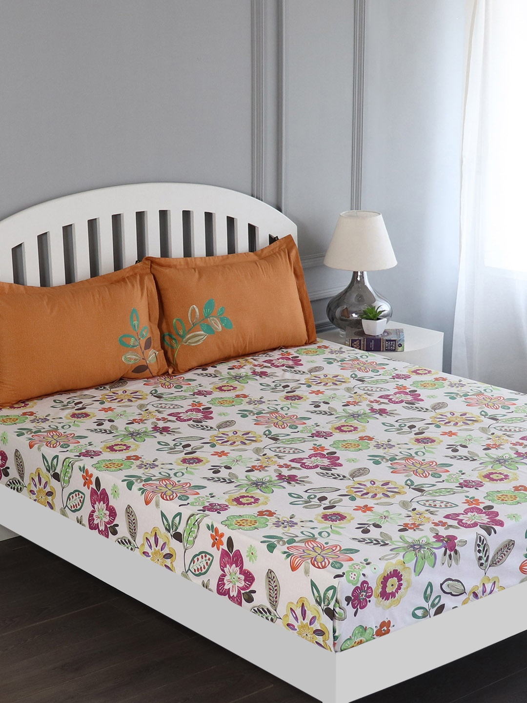 

GM Floral Flat 150 TC Cotton 1 Super Queen Bedsheet with 2 Pillow Covers, Multi