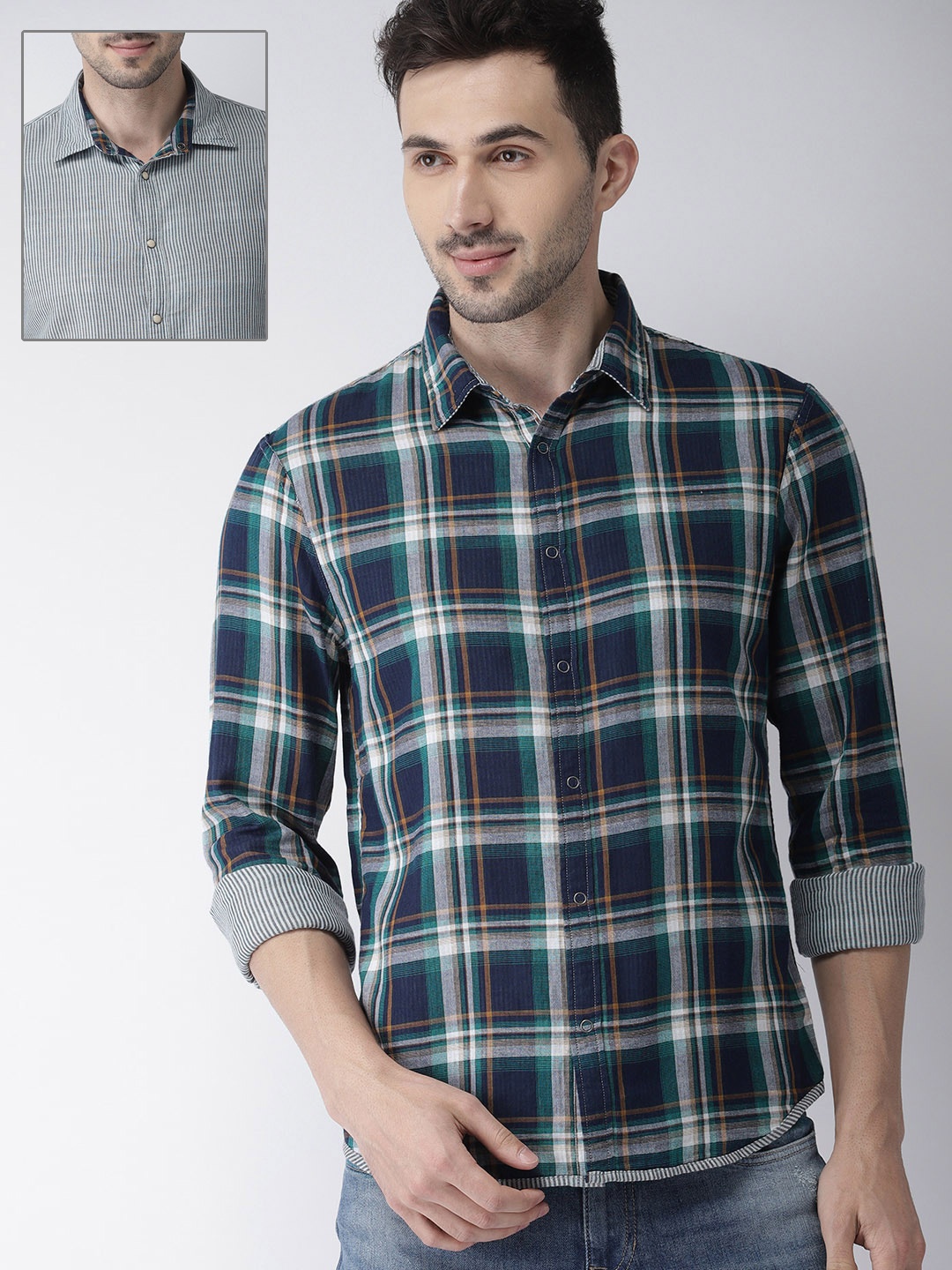 

Celio Men Navy Blue & White Regular Fit Reversible Checked Casual Shirt