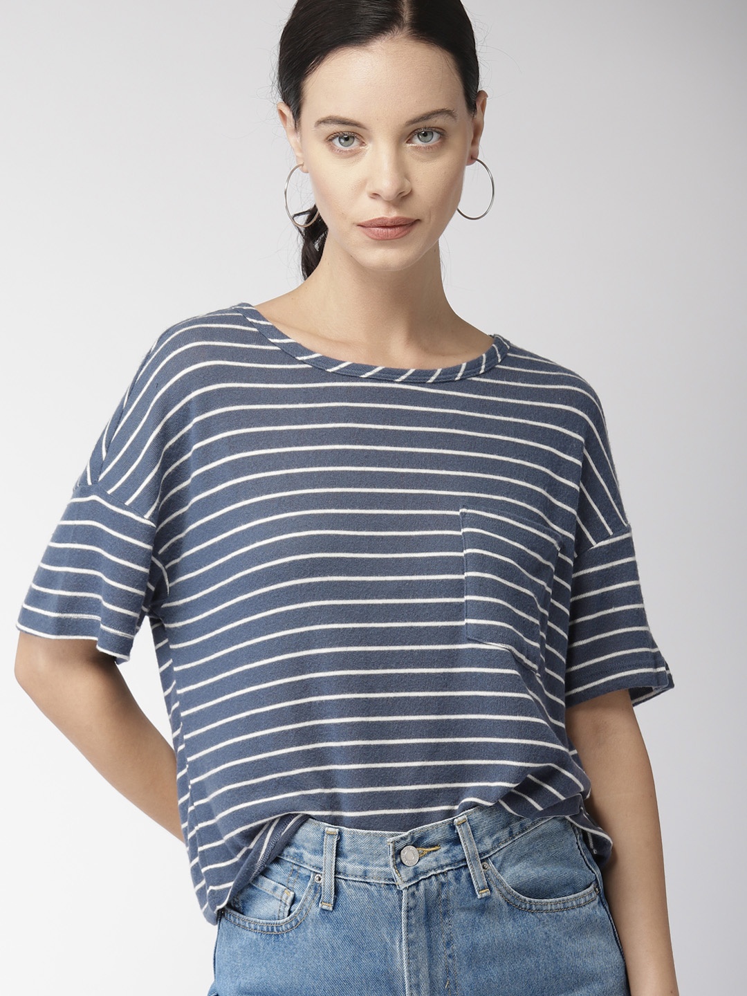 

FOREVER 21 Women Navy Blue & White Striped Boxy Top