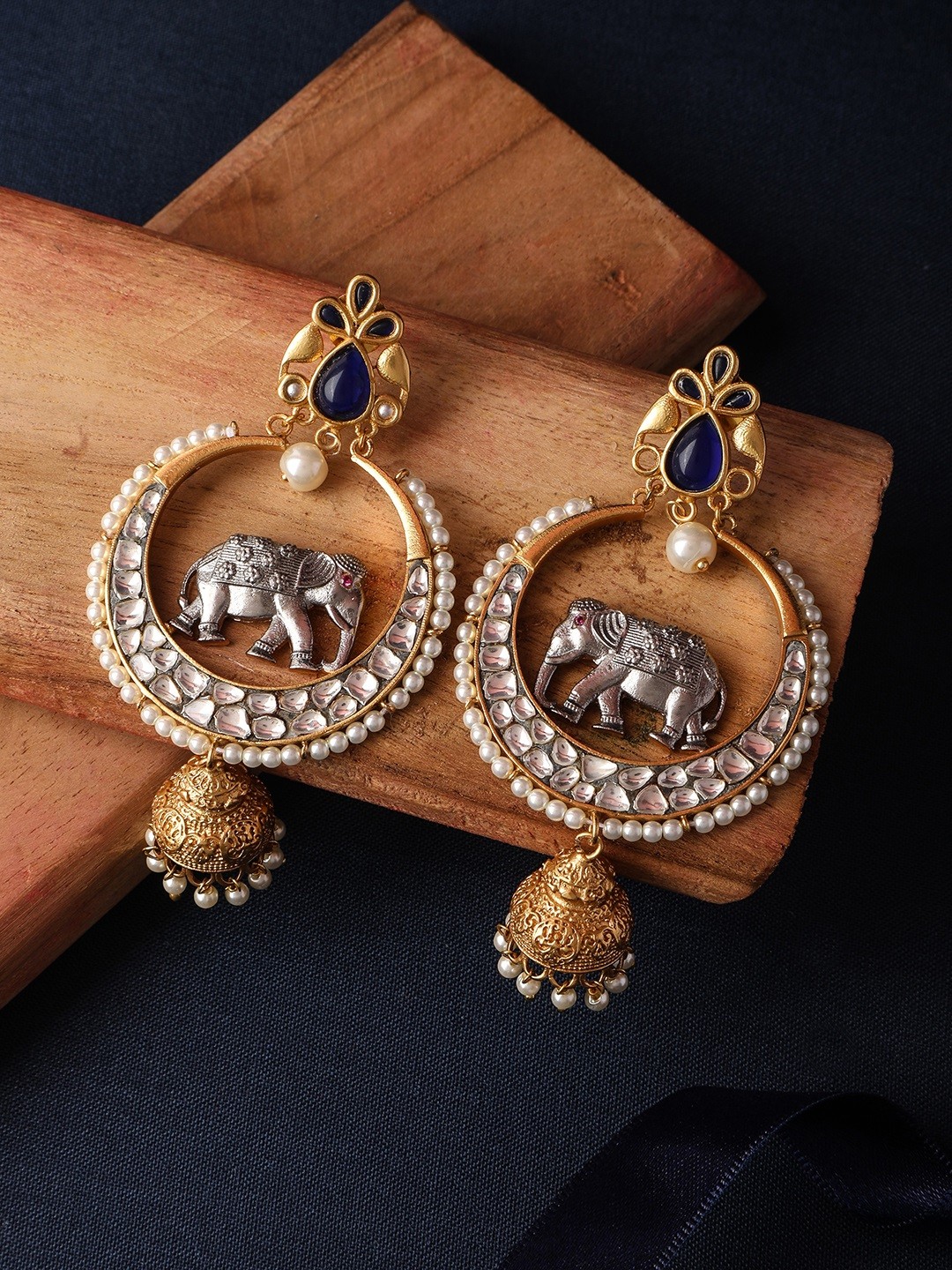 

AccessHer Silver-Plated & Gold-Toned Crescent-Shaped Chandbalis