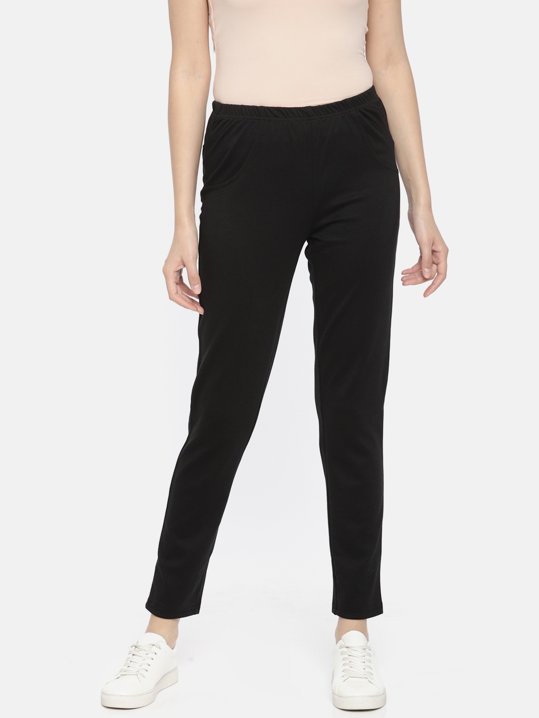 

Global Desi Women Black Solid Leggings