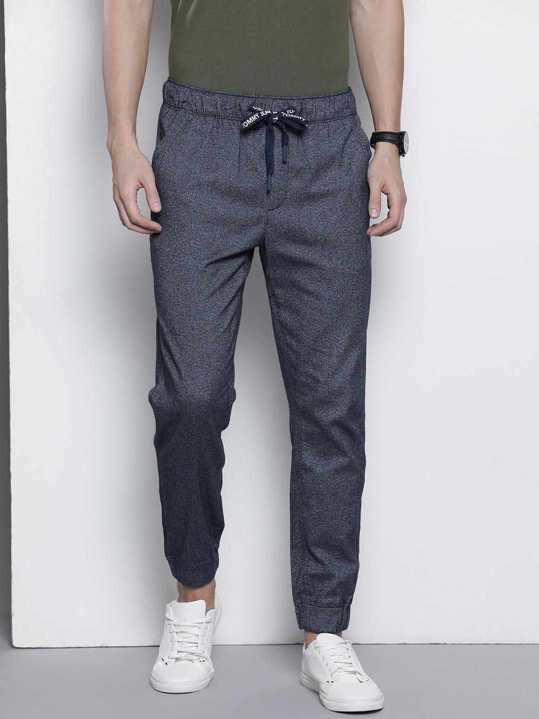 

Tommy Hilfiger Men Navy Blue Solid Joggers