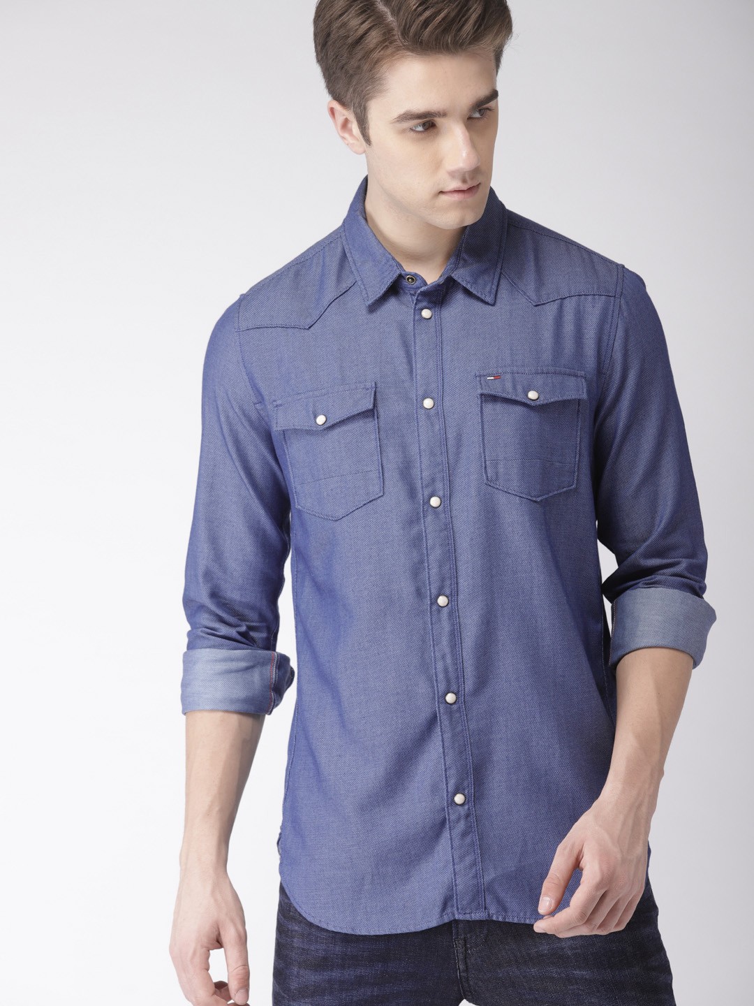 

Tommy Hilfiger Men Blue Regular Fit Solid Casual Shirt