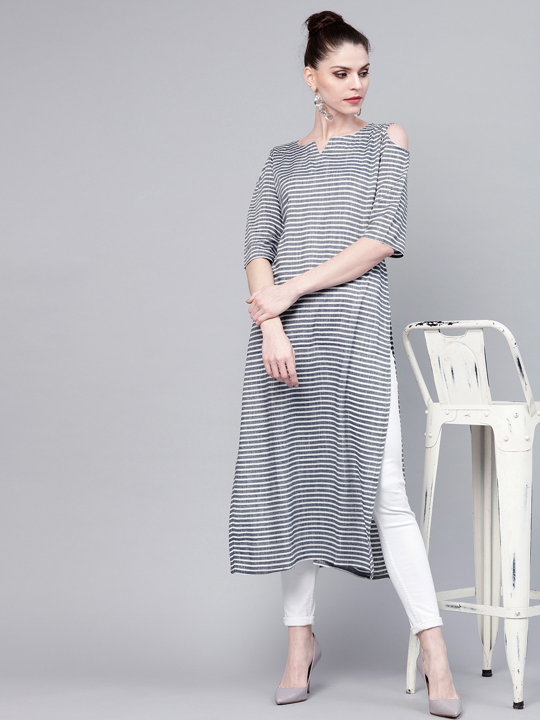 

GERUA Women Navy & White Striped Cold Shoulder Straight Kurta, Navy blue