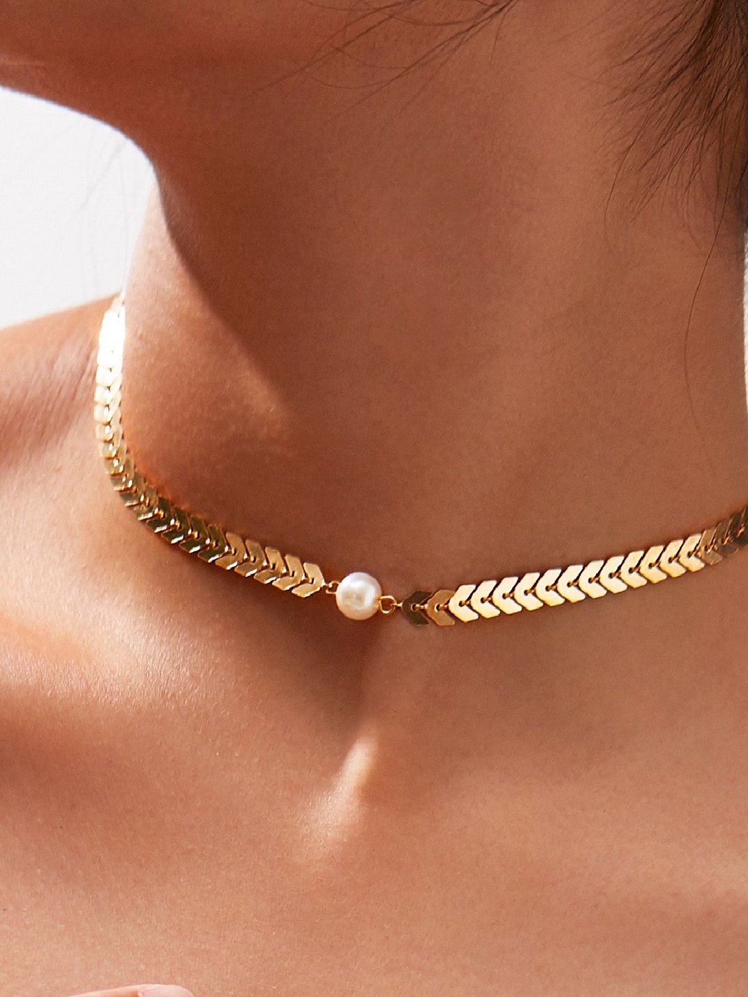 

OOMPH Rose Gold-Toned Beaded Handcrafted Necklace