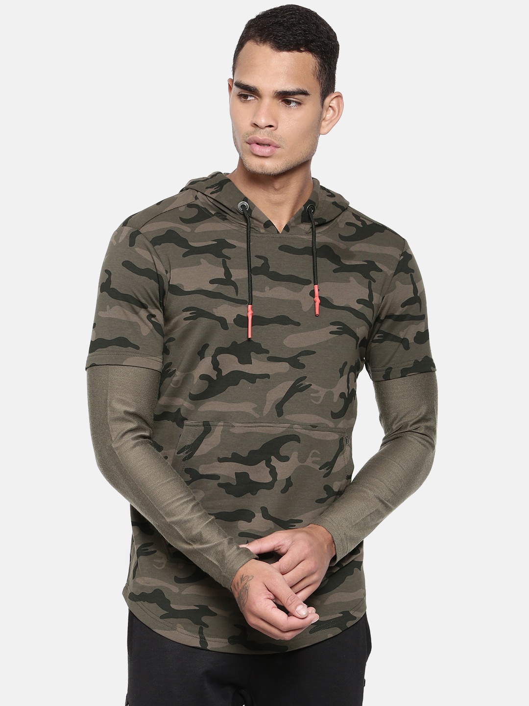 

SPYKAR Men Olive Green Printed Hood T-shirt