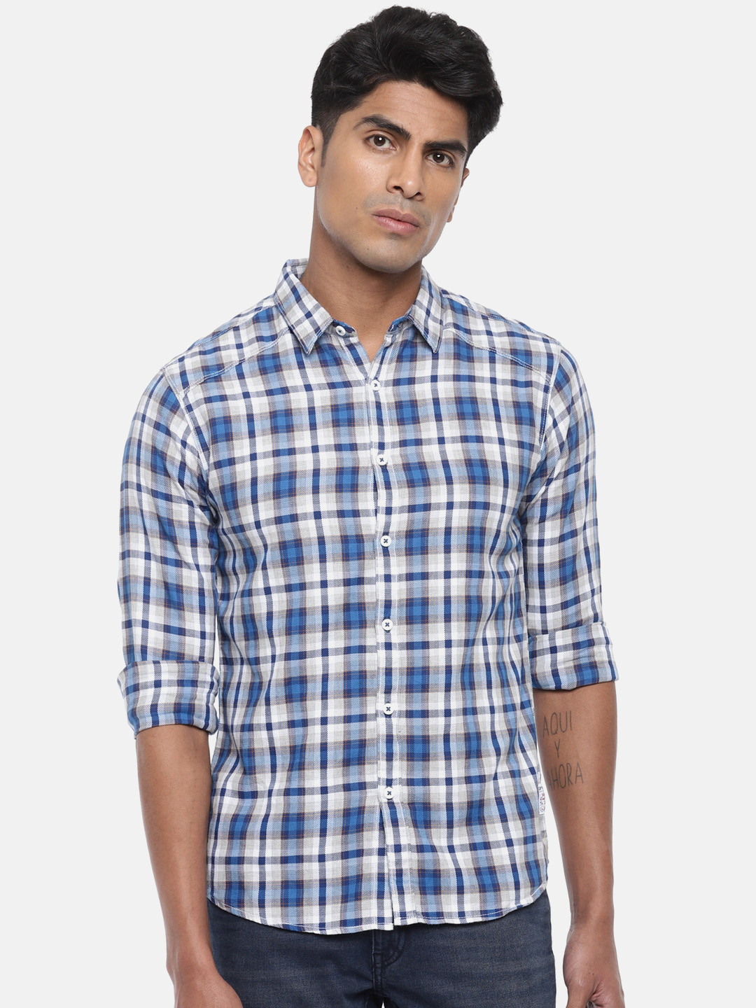 

SPYKAR Men White & Blue Slim Fit Checked Casual Shirt