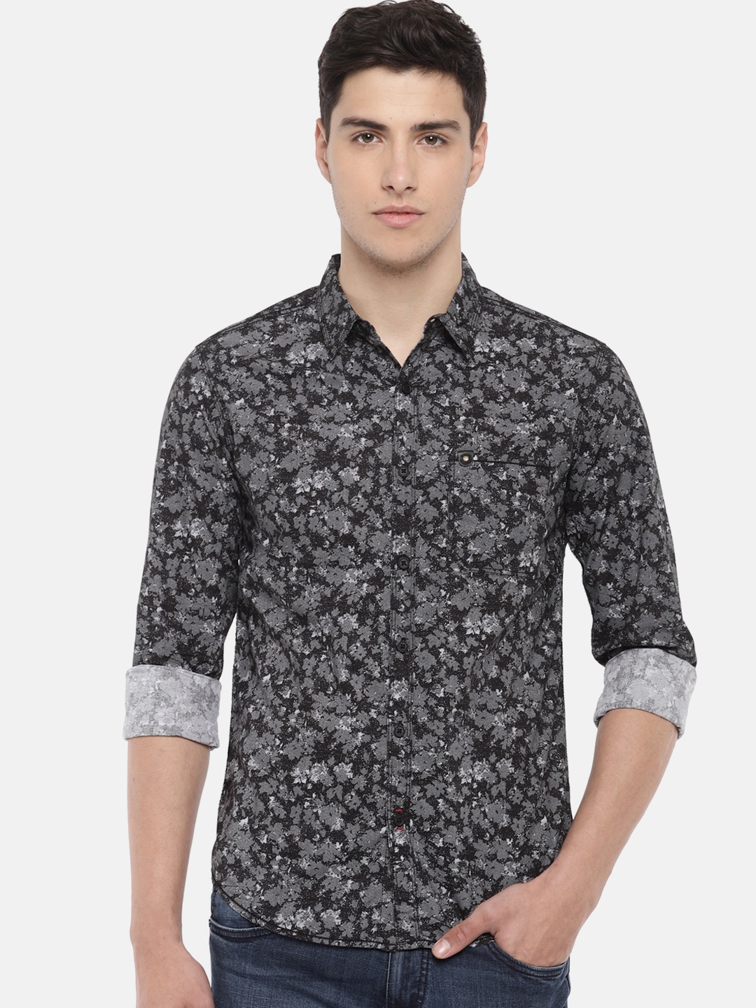 

SPYKAR Men Black Slim Fit Printed Casual Shirt