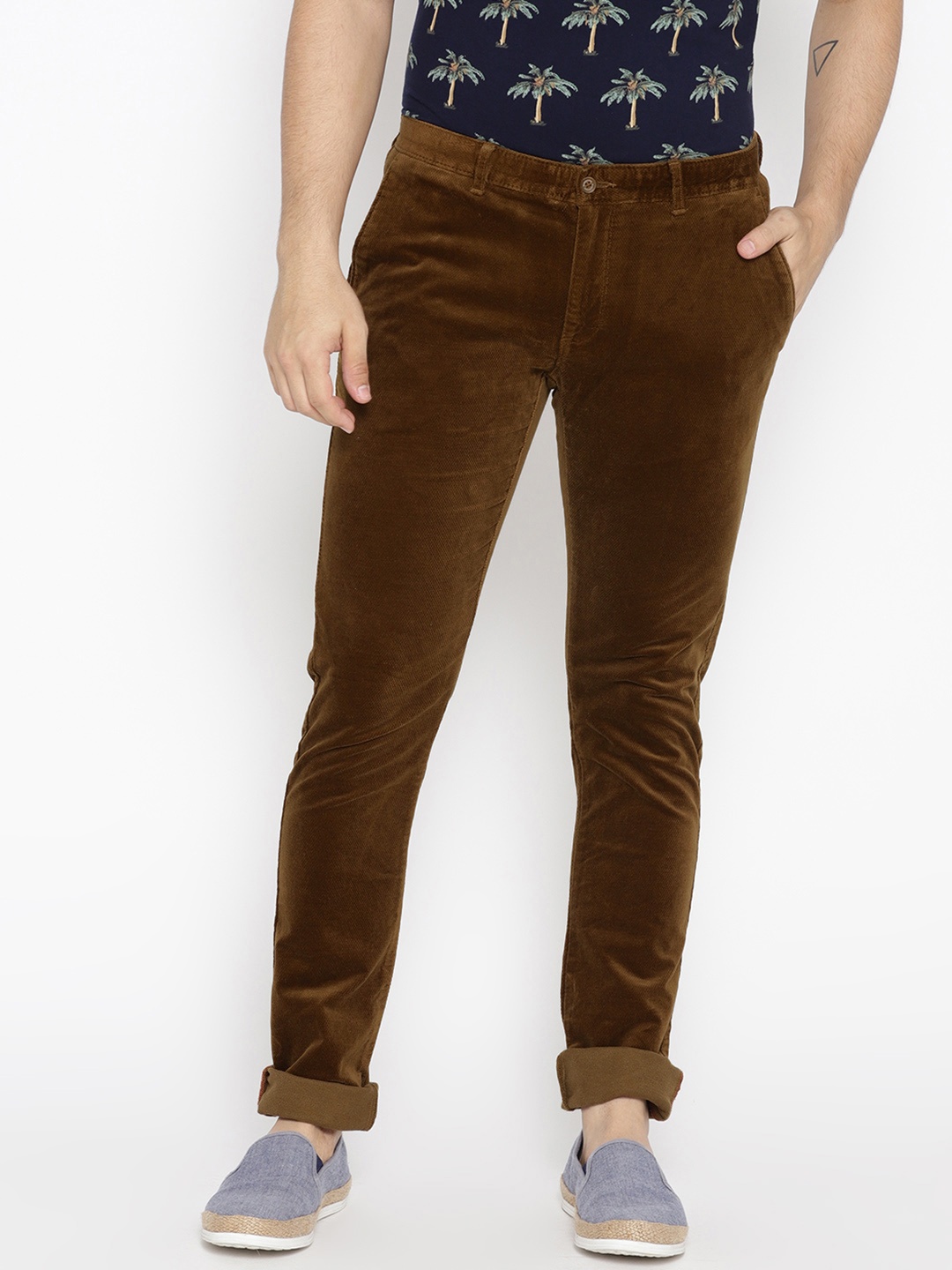 

Blackberrys Men Brown Sharp Regular Fit Solid Corduroy Trousers