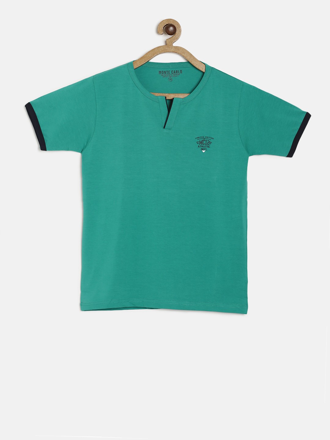 

Monte Carlo Boys Green Solid Round Neck T-shirt