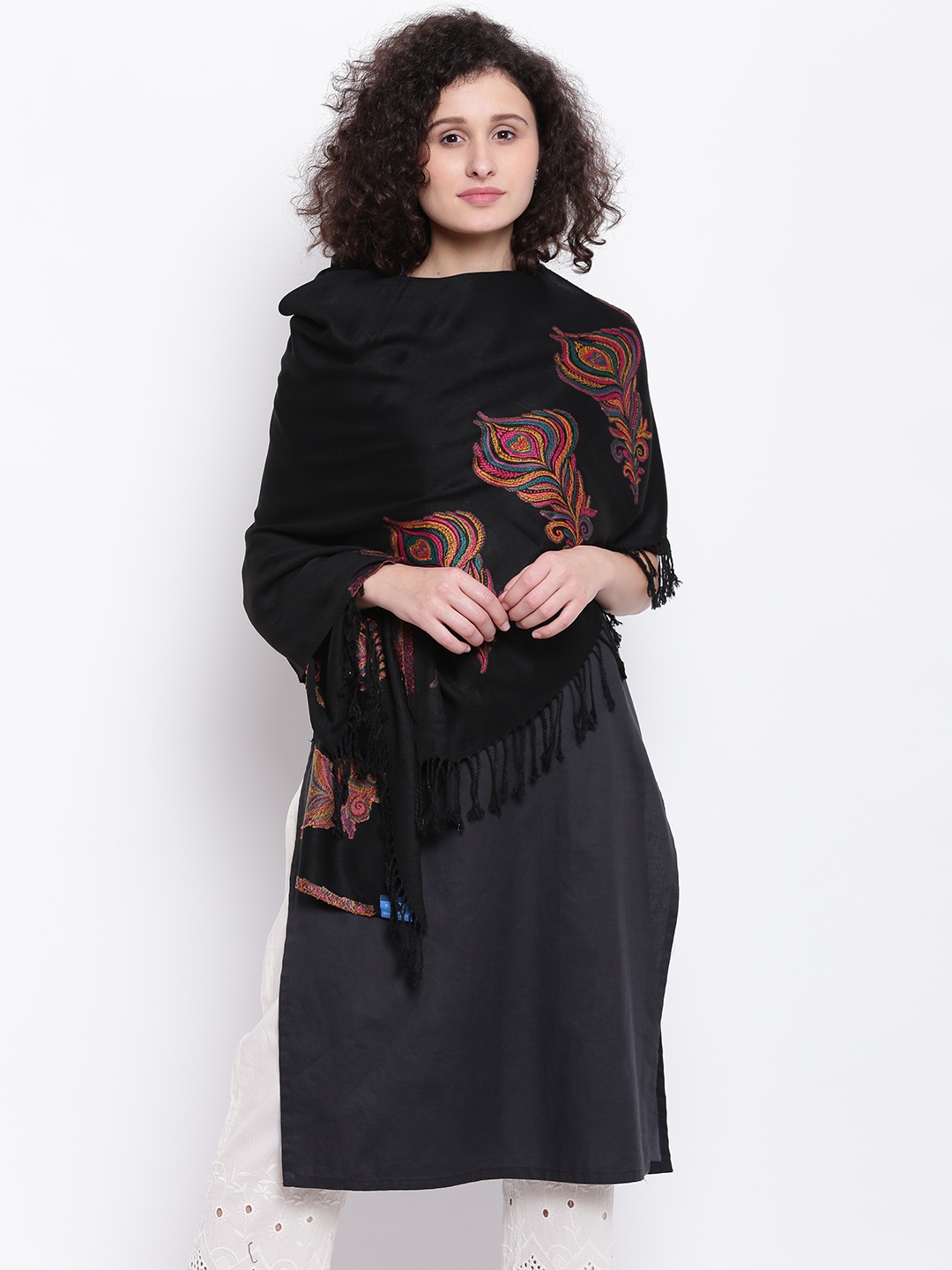 

HK colours of fashion Women Black Solid Stole