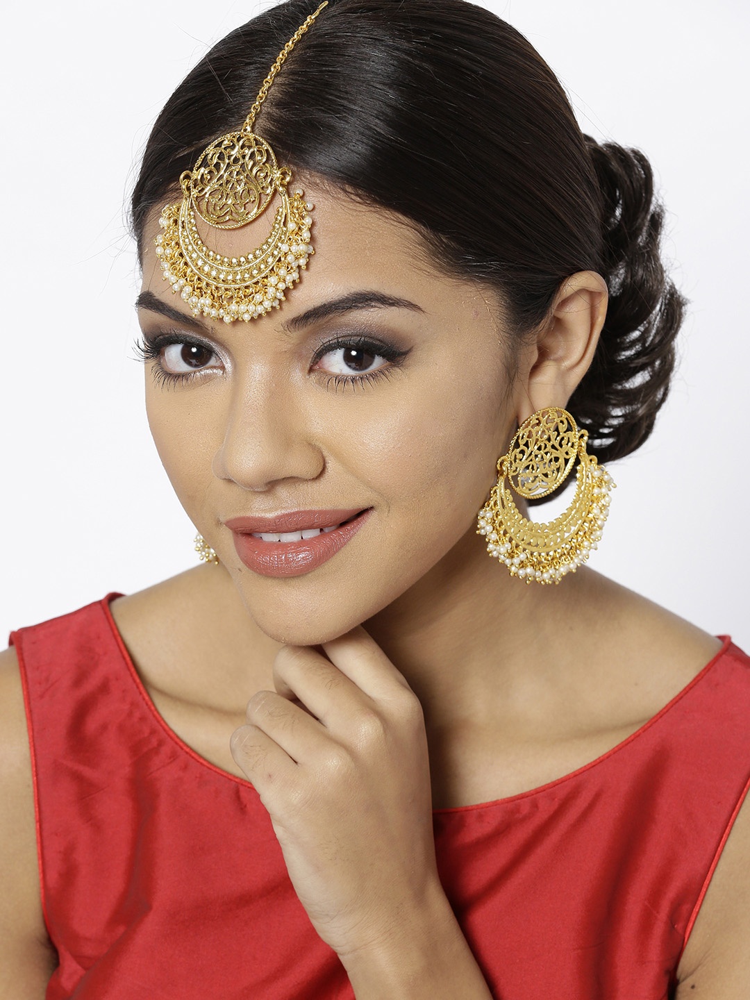 

Zaveri Pearls Off-White Gold-Plated Beaded Jewellery Set