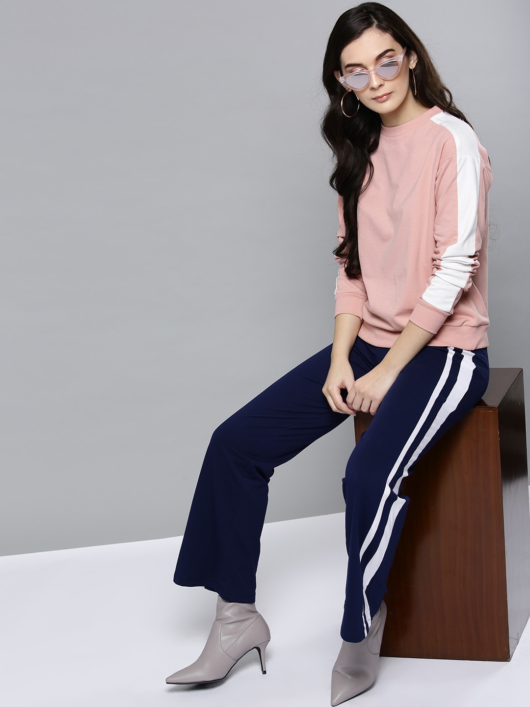 

Harpa Women Dusty Pink Solid Sweatshirt