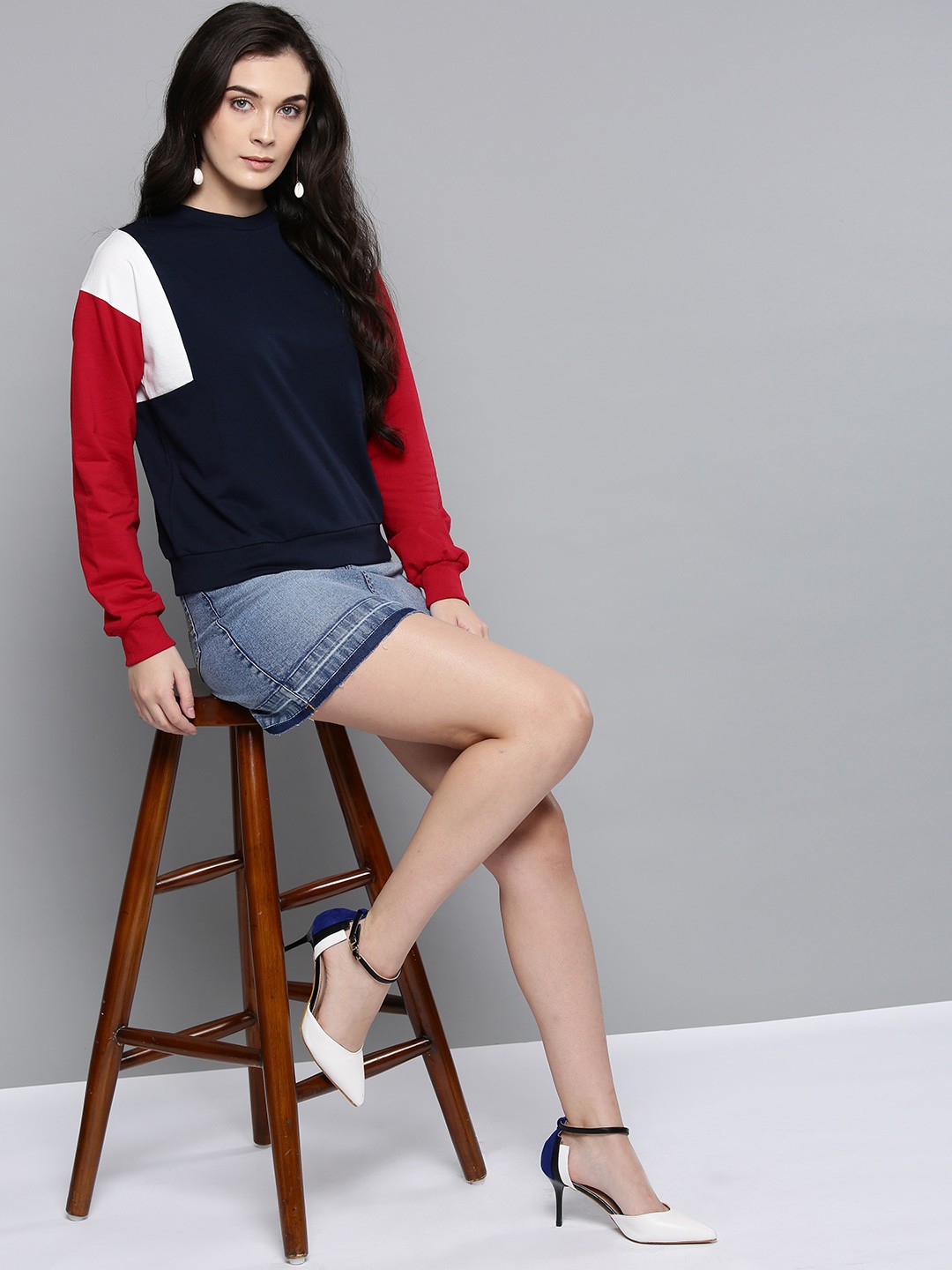 

Harpa Women Navy Blue Colourblocked Sweatshirt