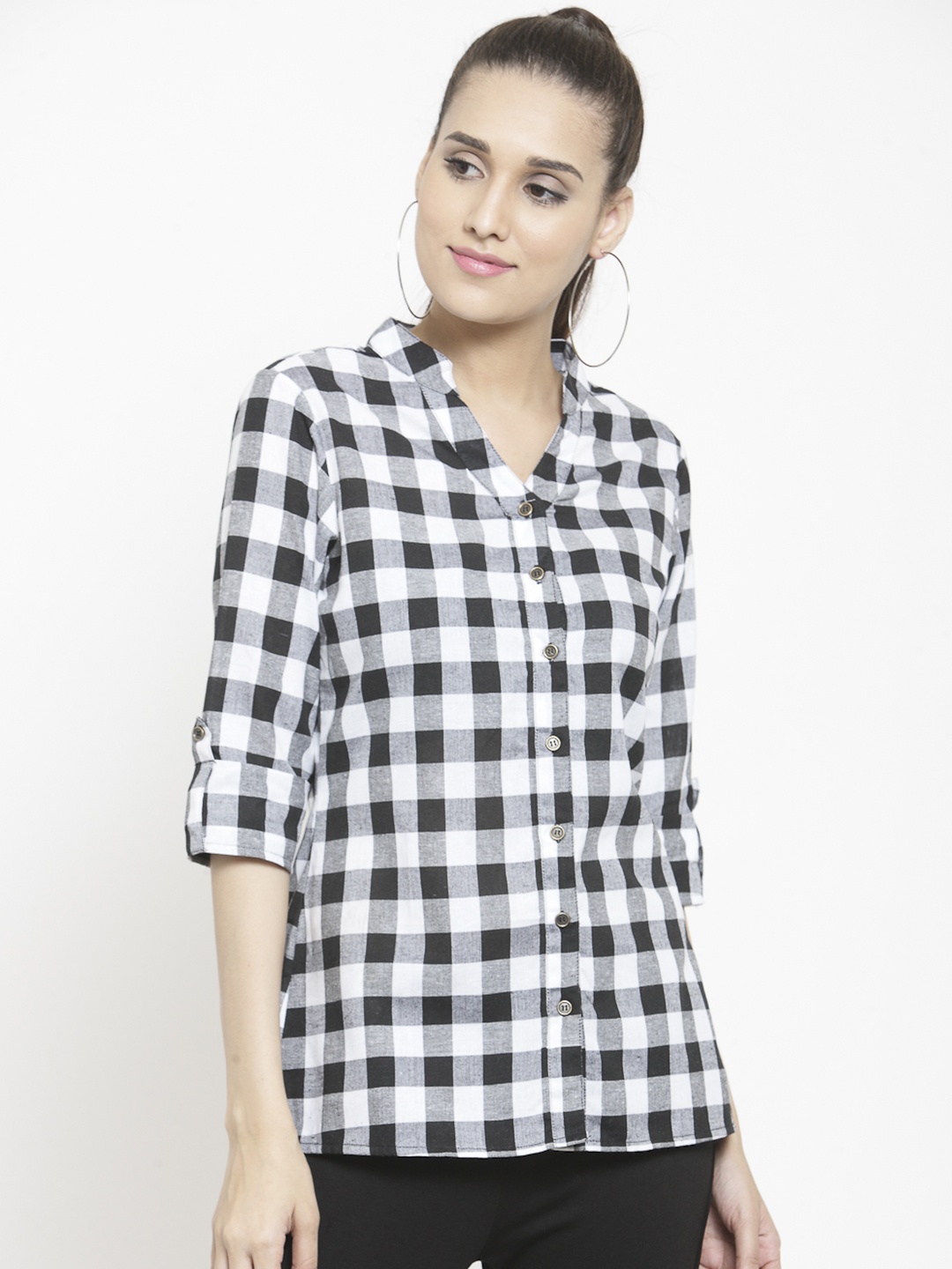 

Indietoga Women Black & White Skinny Fit Checked Casual Shirt