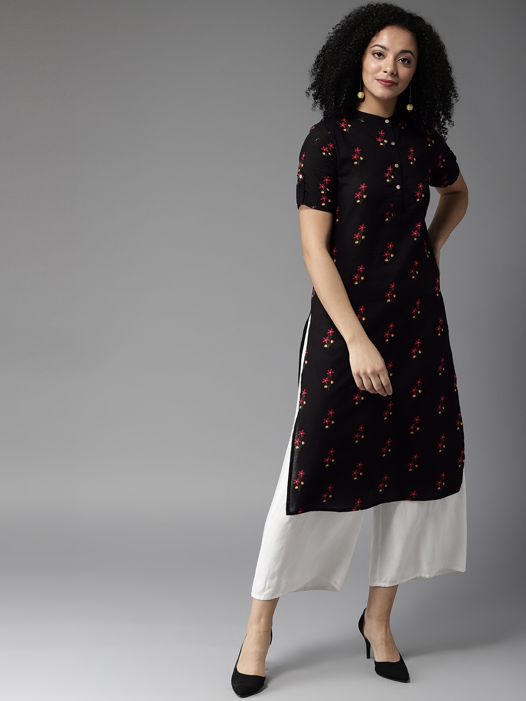 

HERE&NOW Women Black & Red Floral Print Straight Kurta
