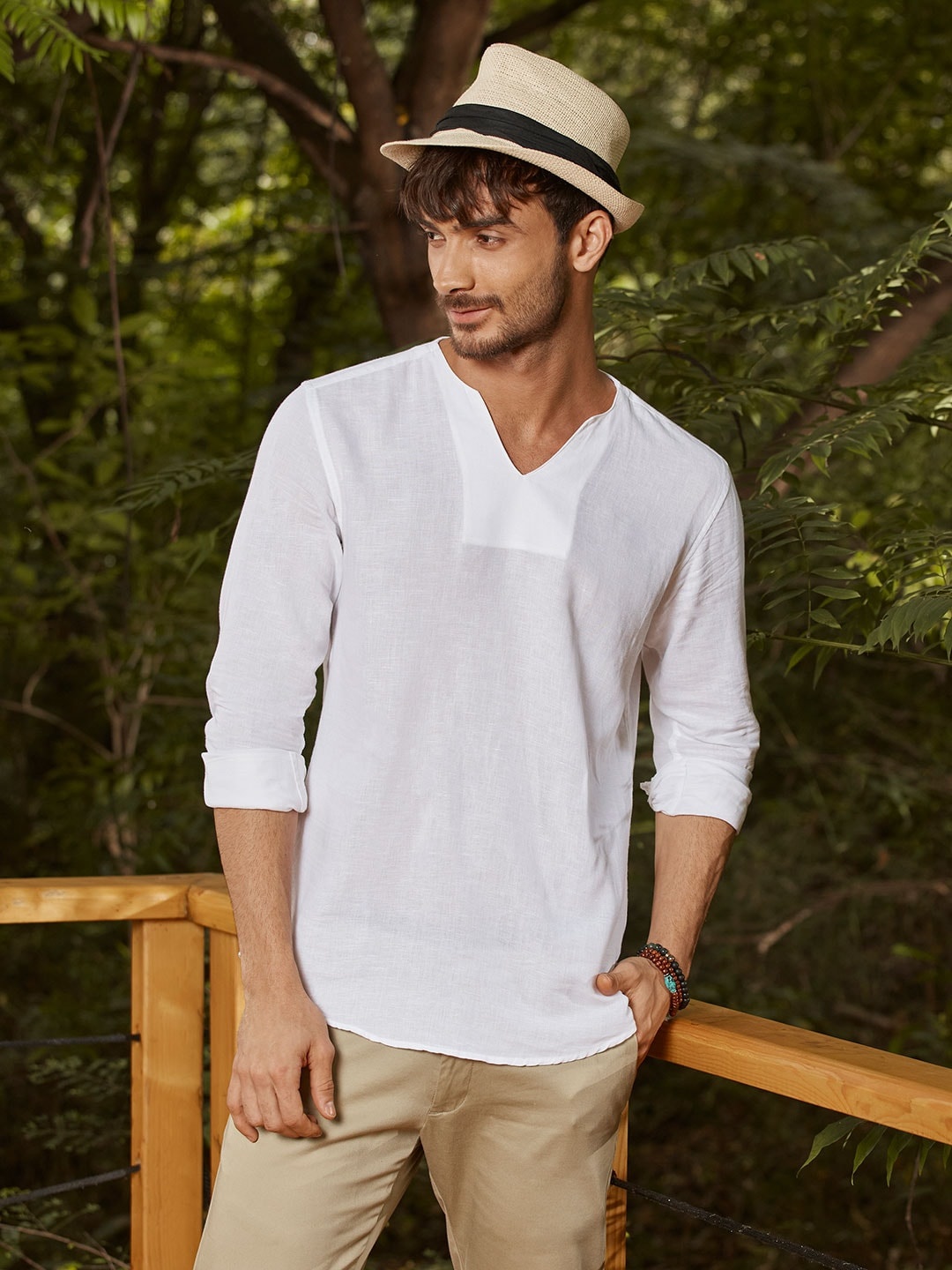 

Bene Kleed Men White Slim Fit Solid Straight Kurta