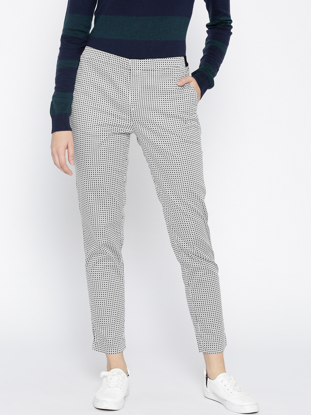 

U.S. Polo Assn. Women Women Black & White Skinny Fit Printed Cigarette Trousers