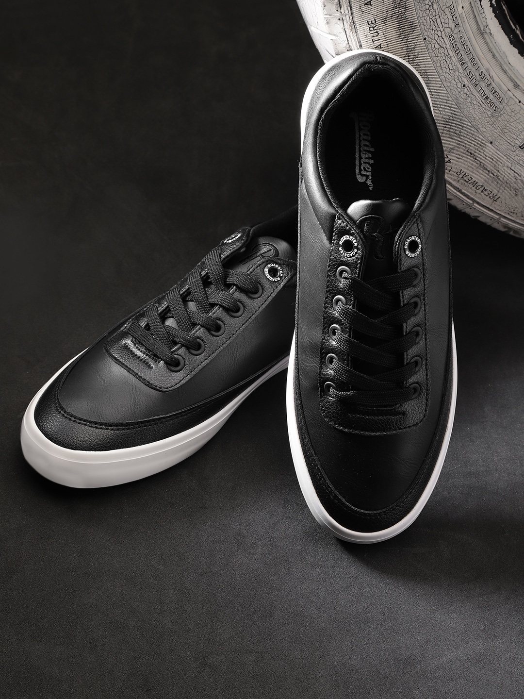 

Roadster Men Black Sneakers
