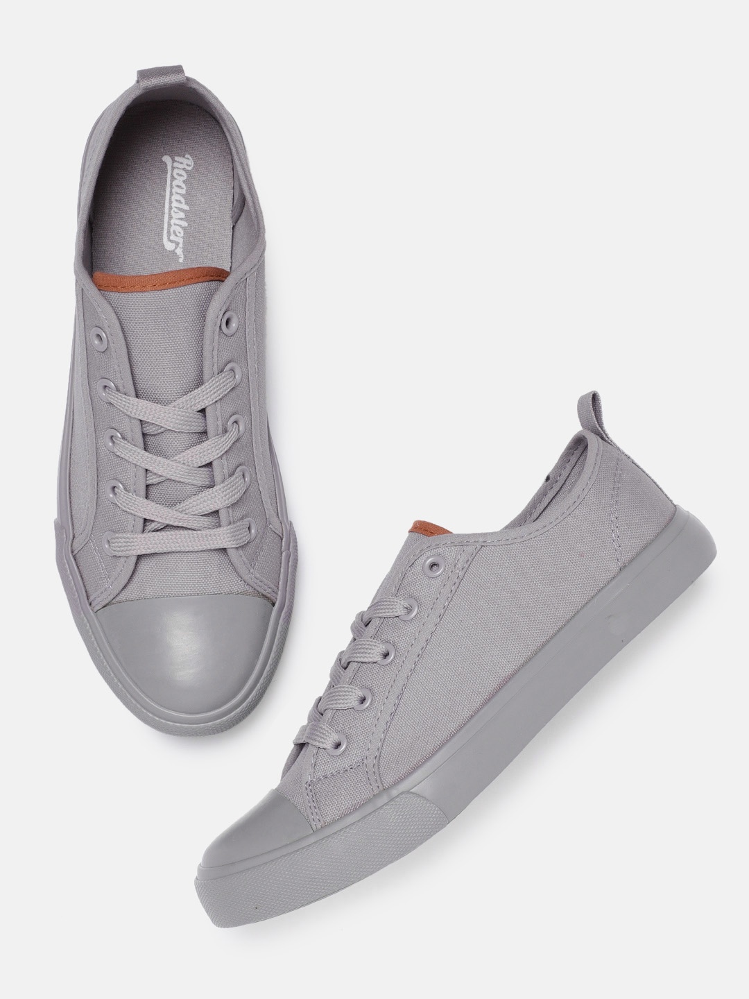 

Roadster Men Grey Sneakers