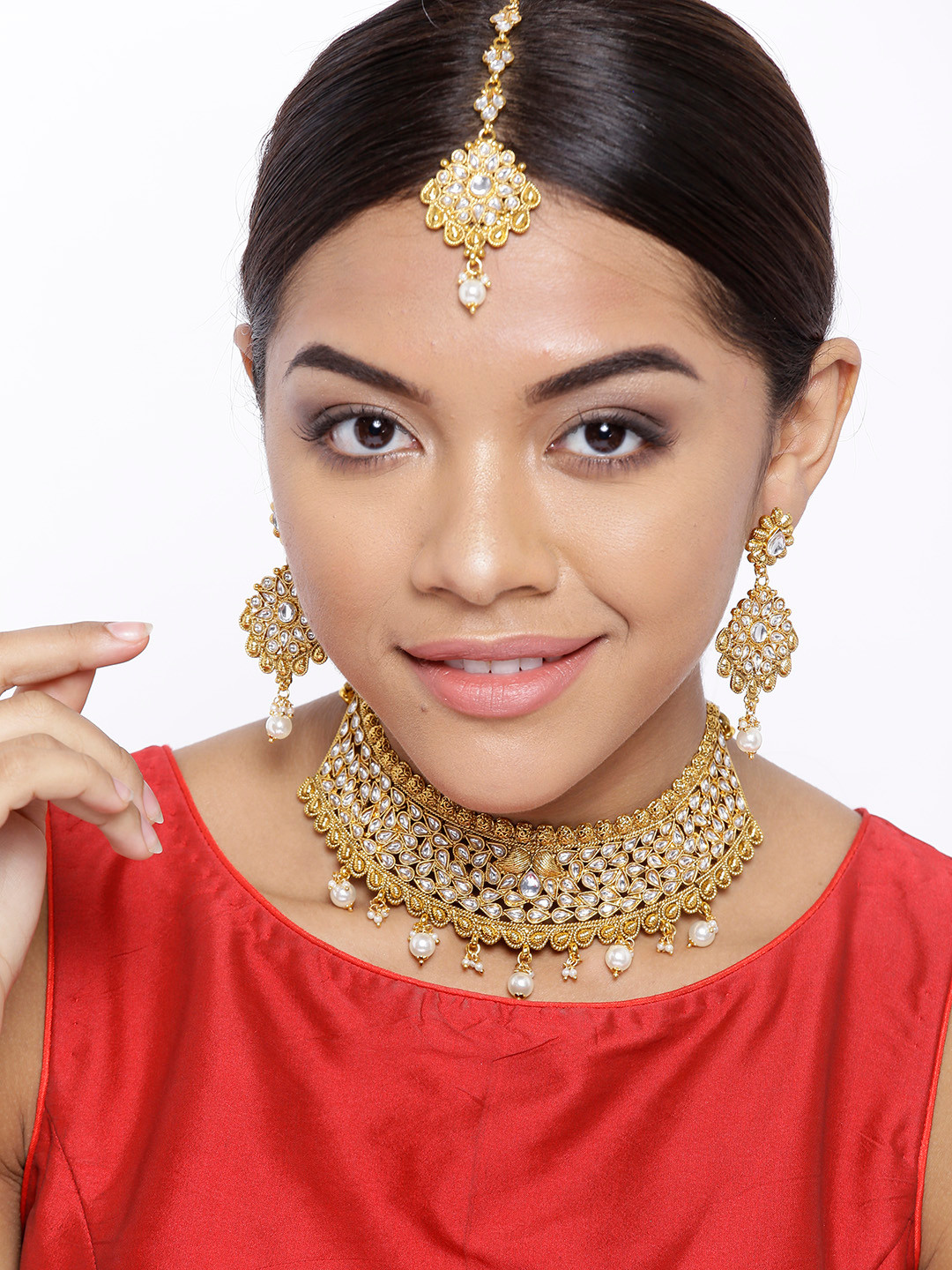 

Priyaasi Off-White Gold-Plated Kundan-Studded Jewellery Set