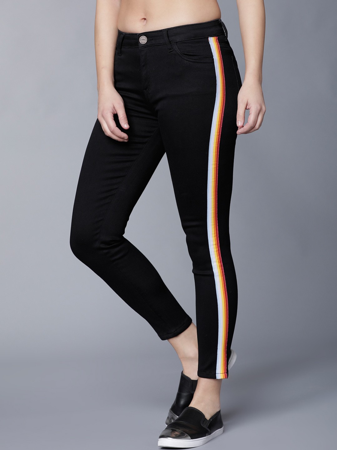 

Tokyo Talkies Women Black Super Skinny Fit Mid-Rise Clean Look Stretchable Jeans