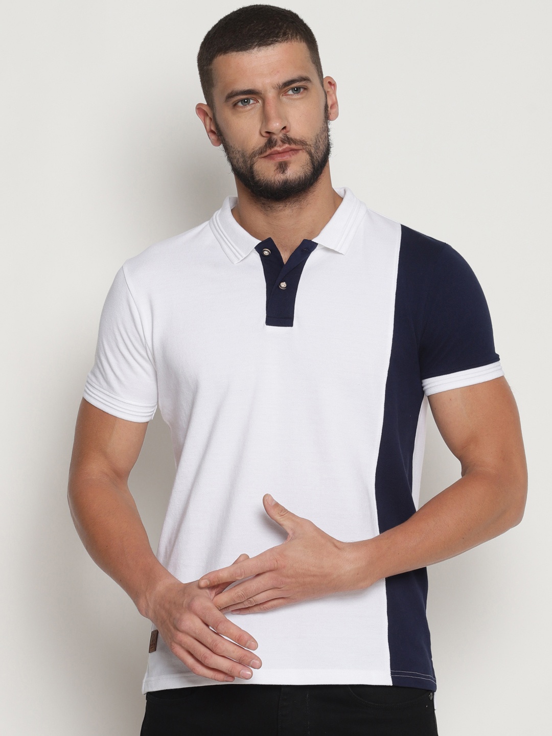 

Steenbok Men White Colourblocked Polo Collar T-shirt